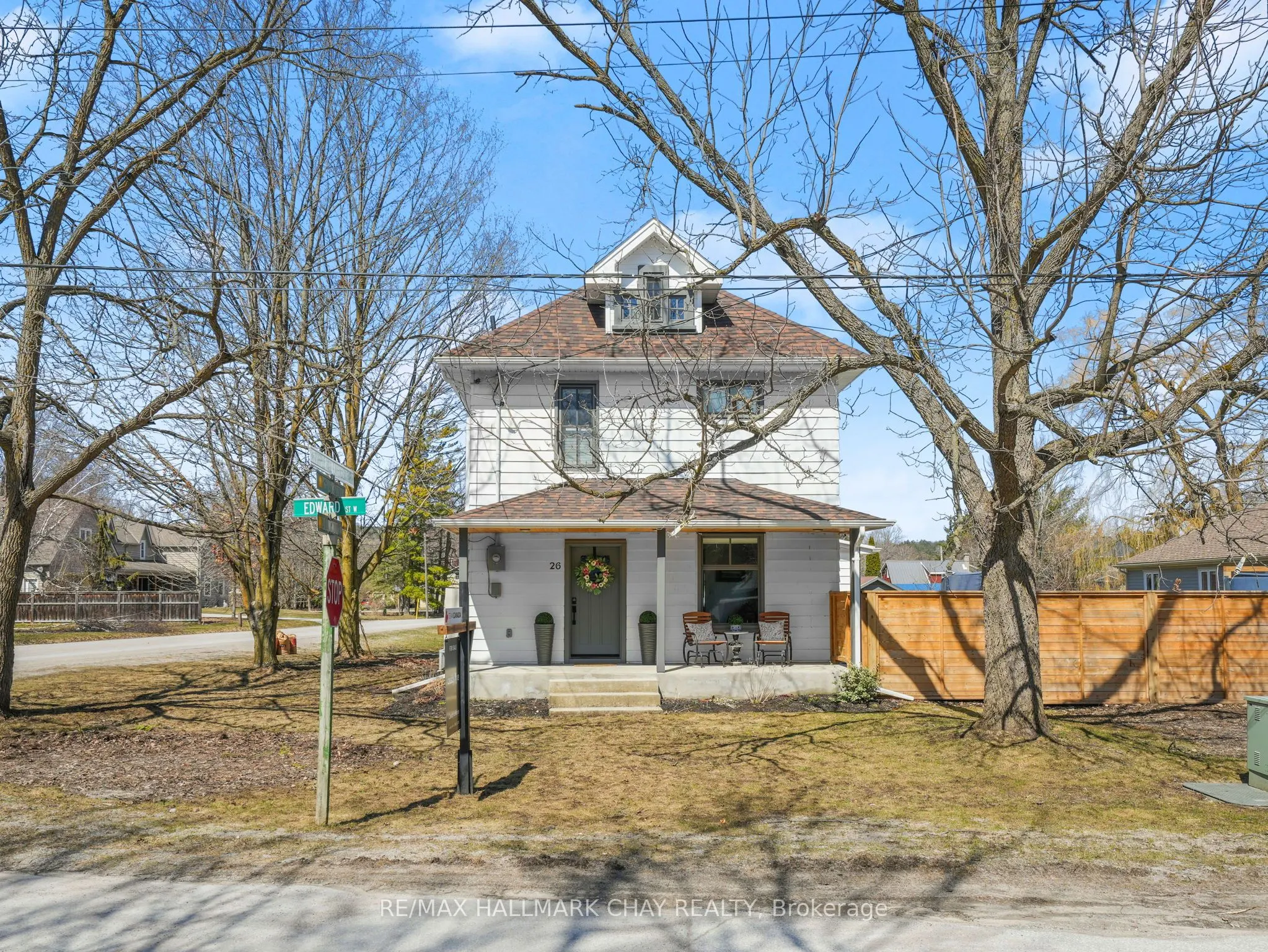 26 EDWARD Street W