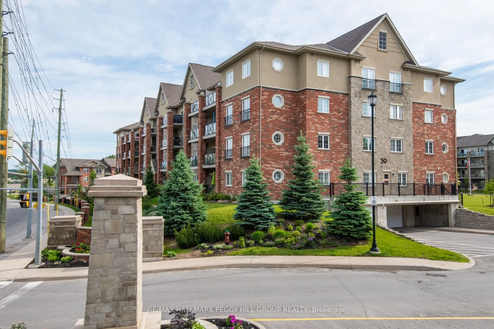 39 Ferndale Drive S #112