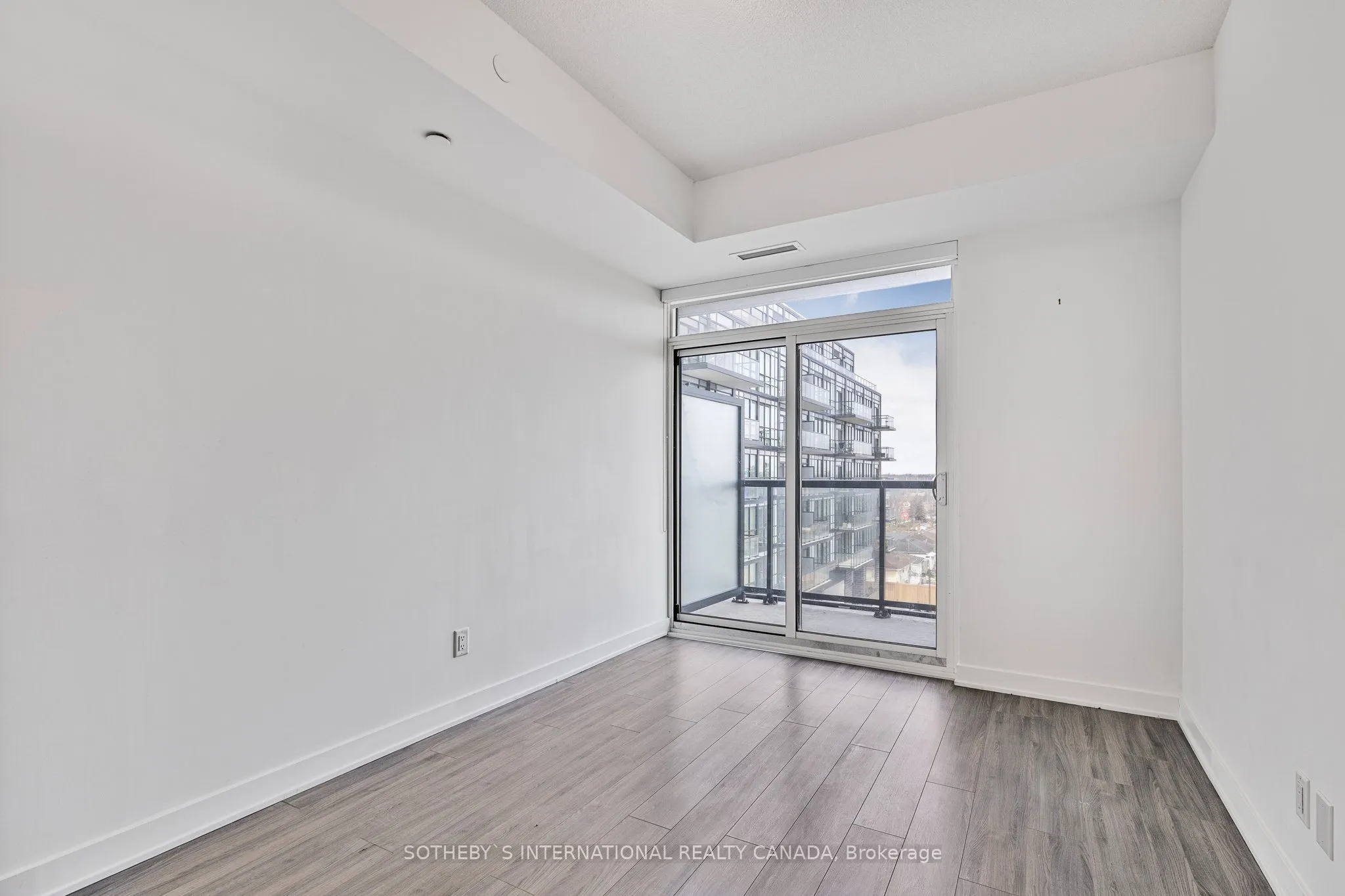 681 Yonge Street, #403