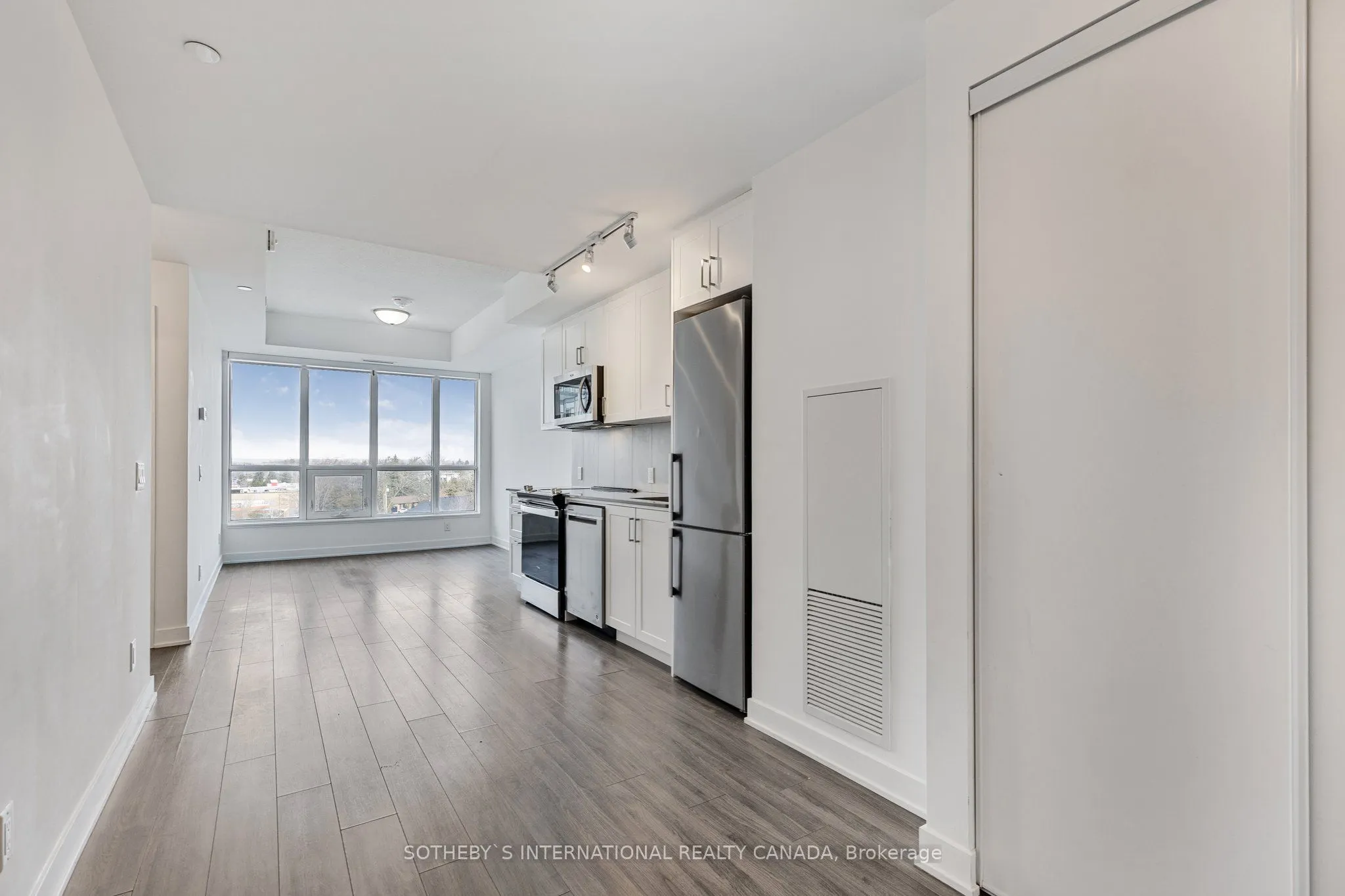 681 Yonge Street, #403