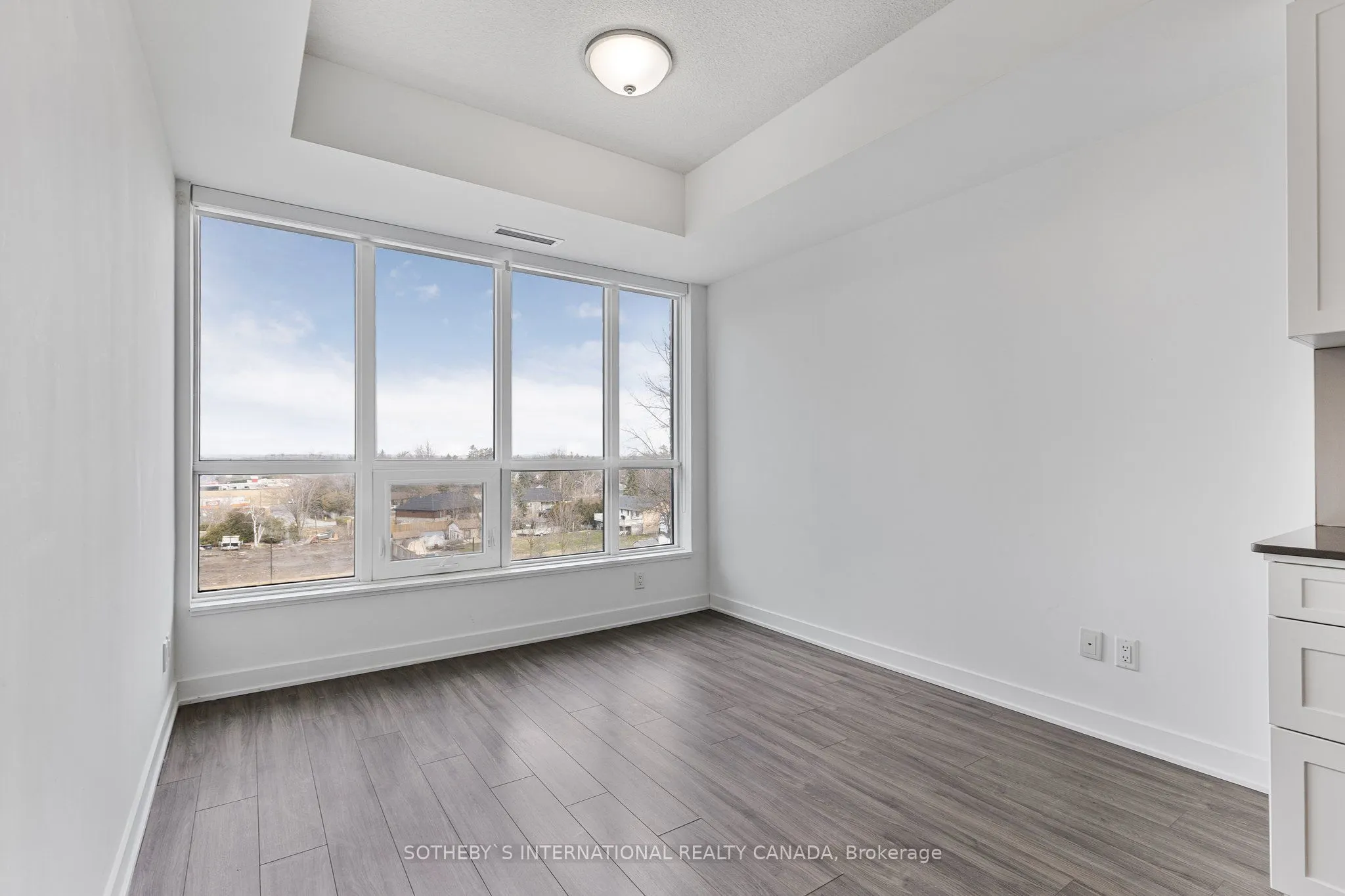 681 Yonge Street, #403