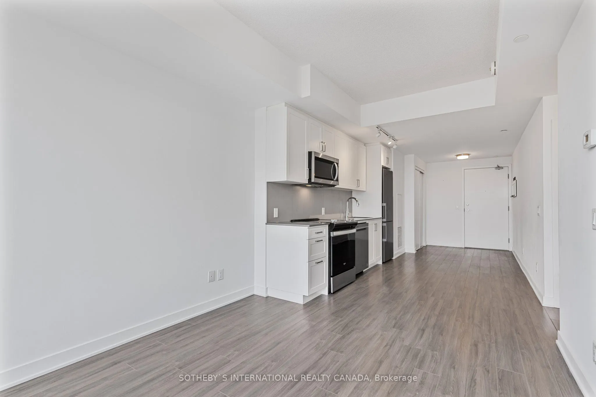 681 Yonge Street, #403