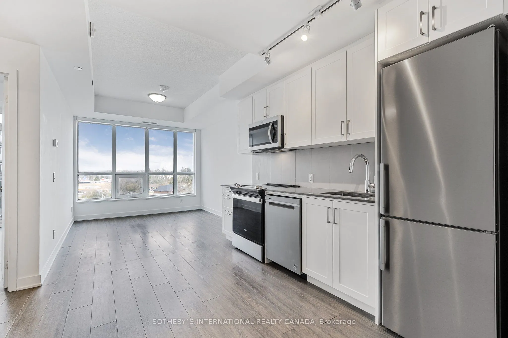 681 Yonge Street, #403