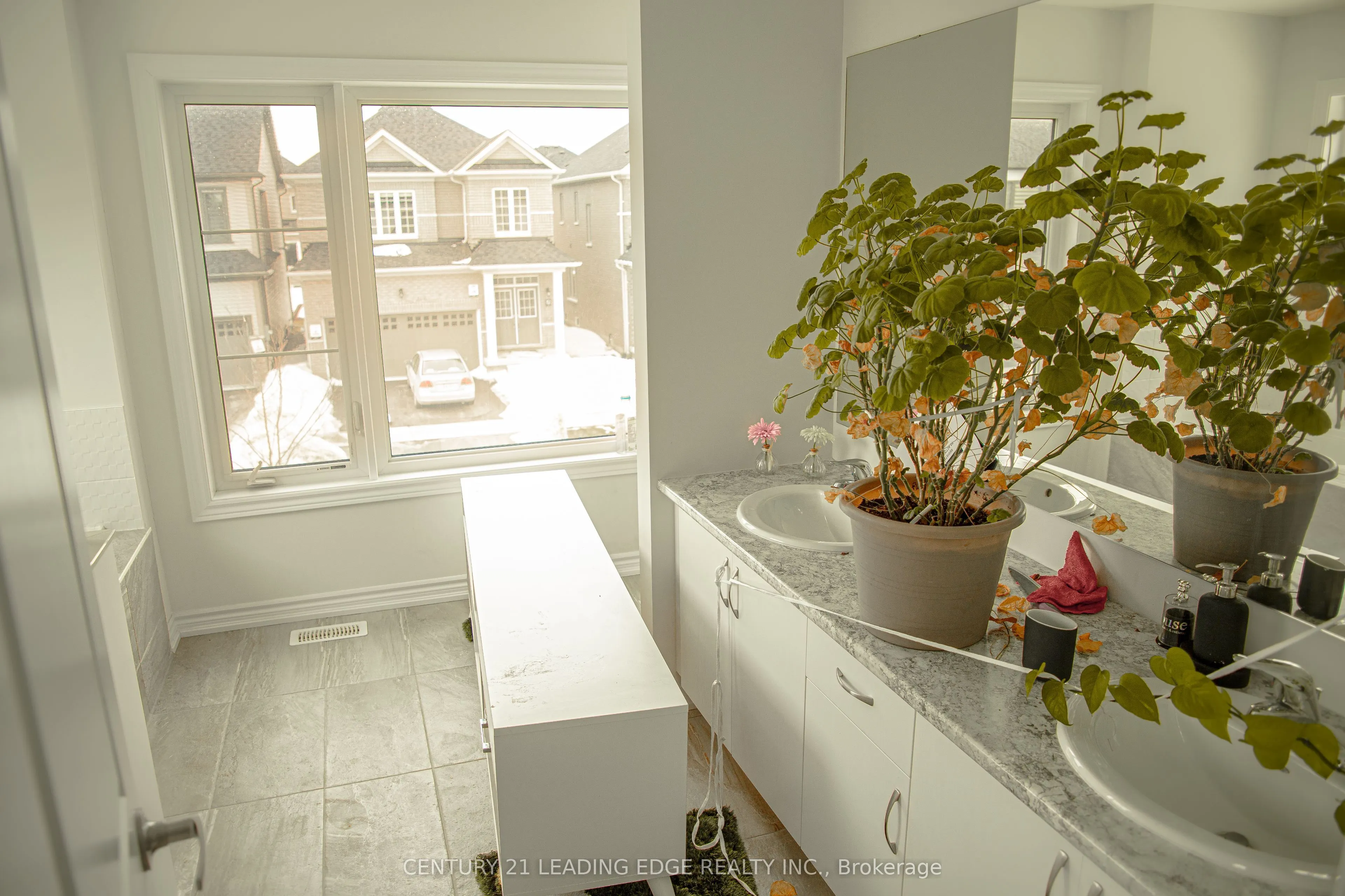 2 Ludlow Drive E