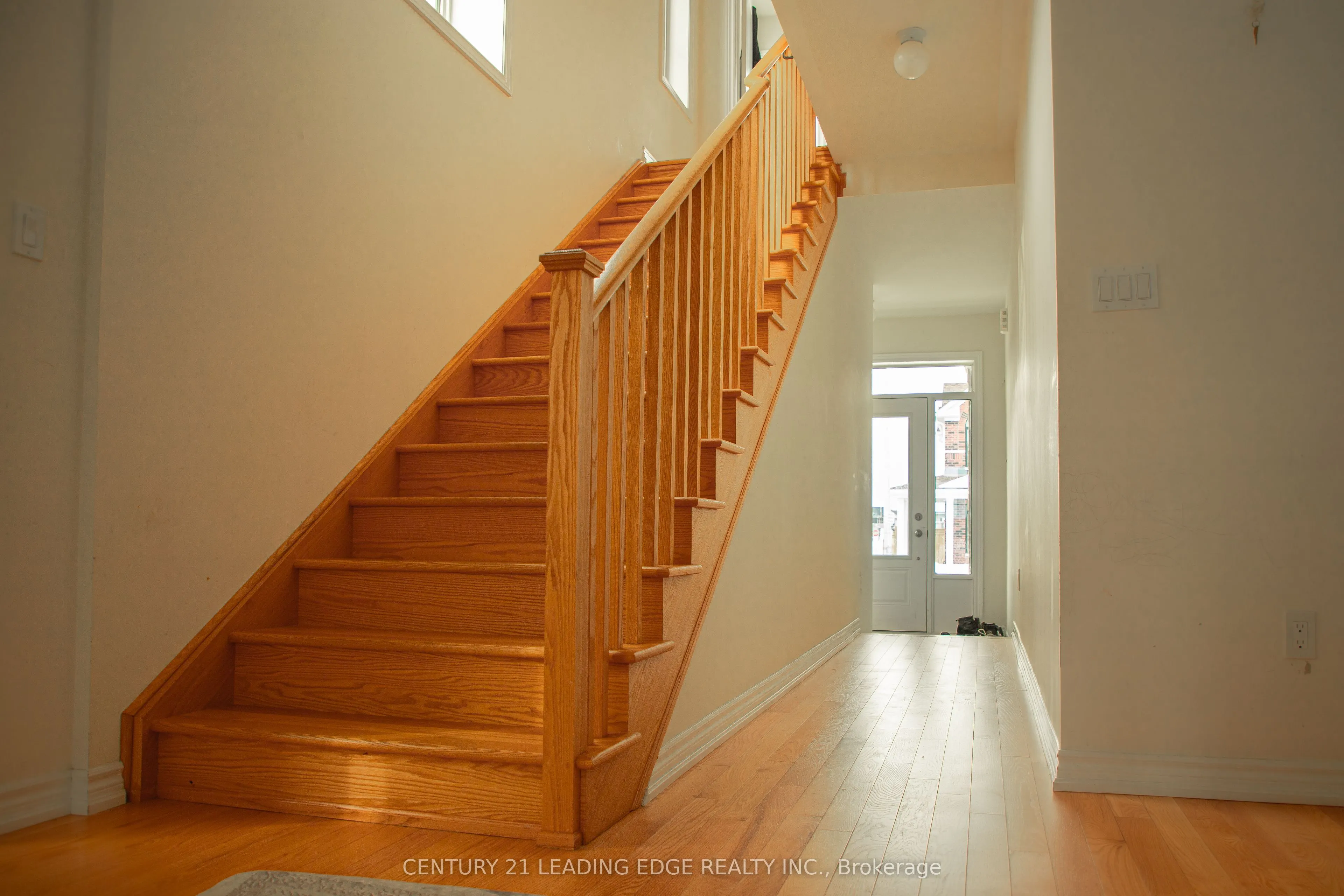 2 Ludlow Drive E