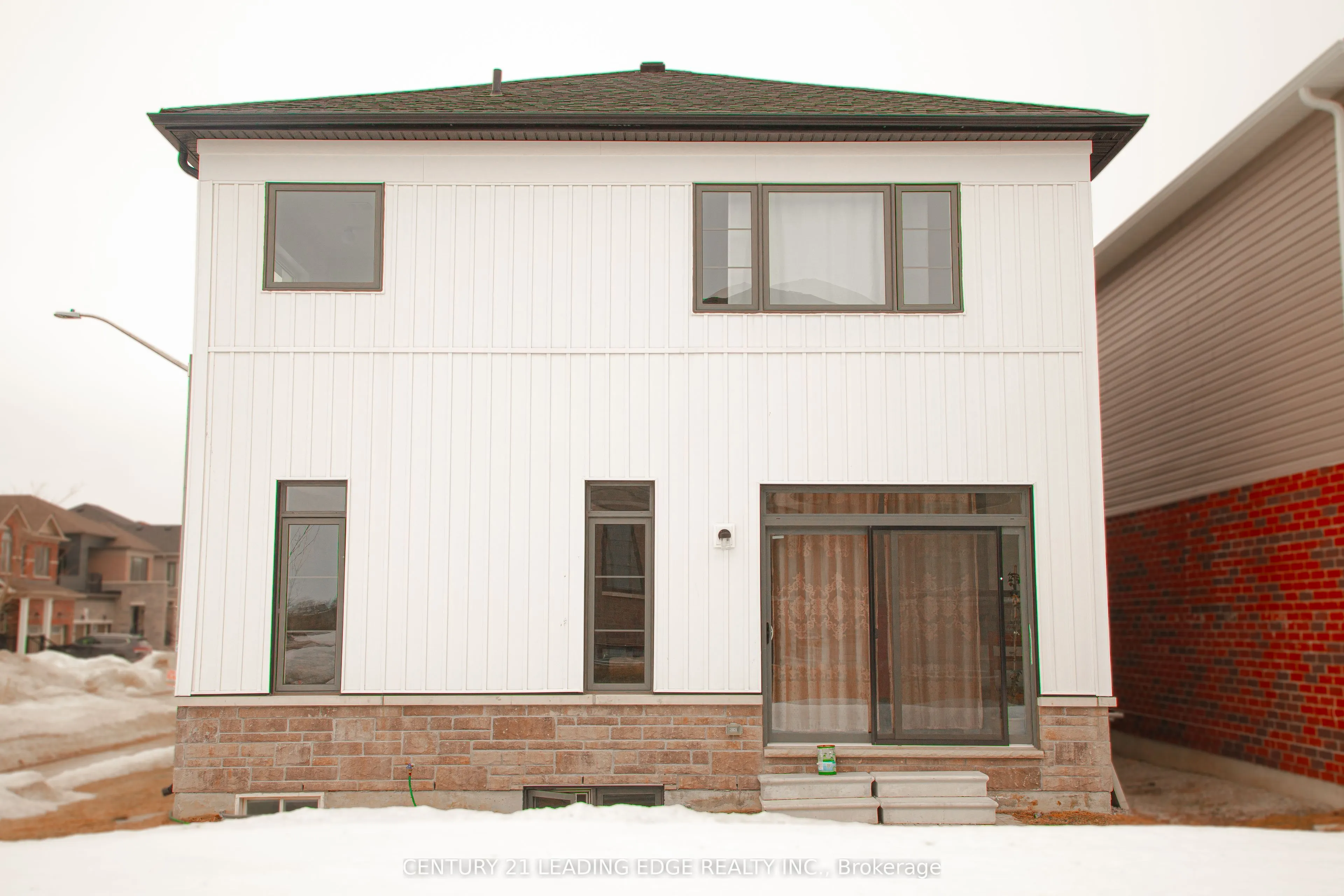 2 Ludlow Drive E