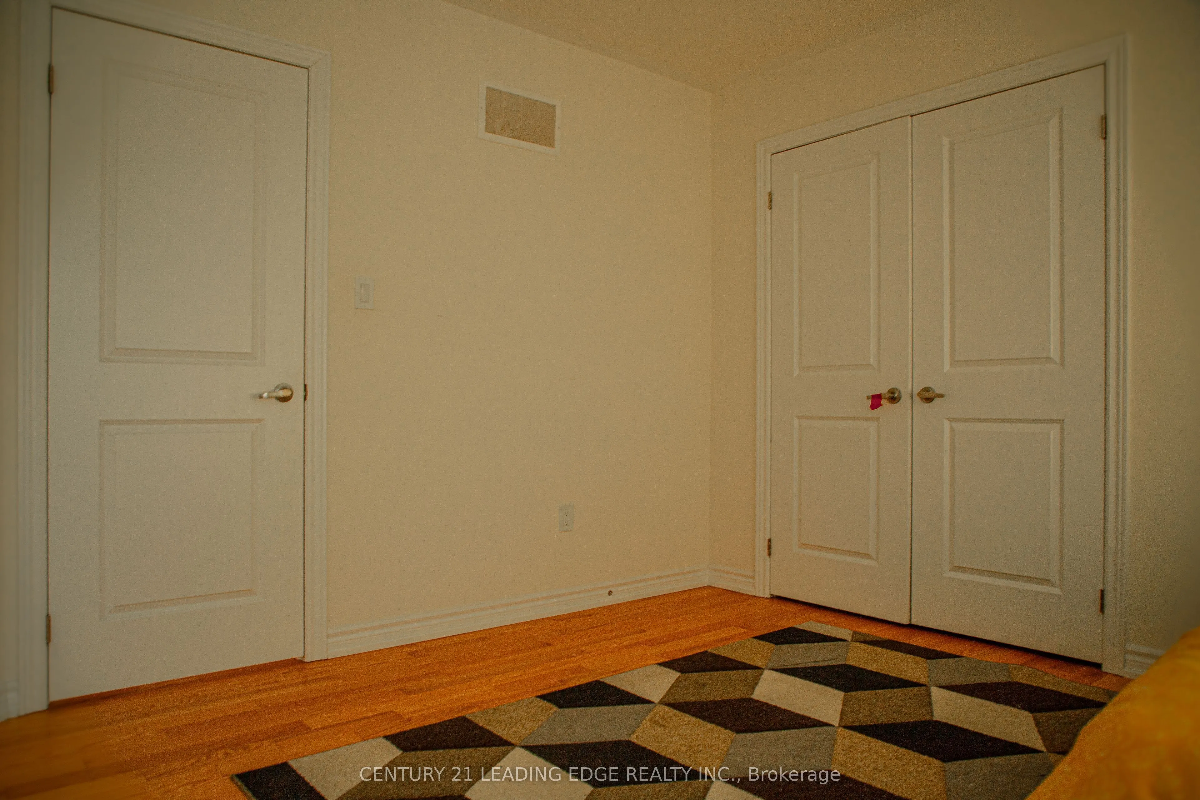 2 Ludlow Drive E