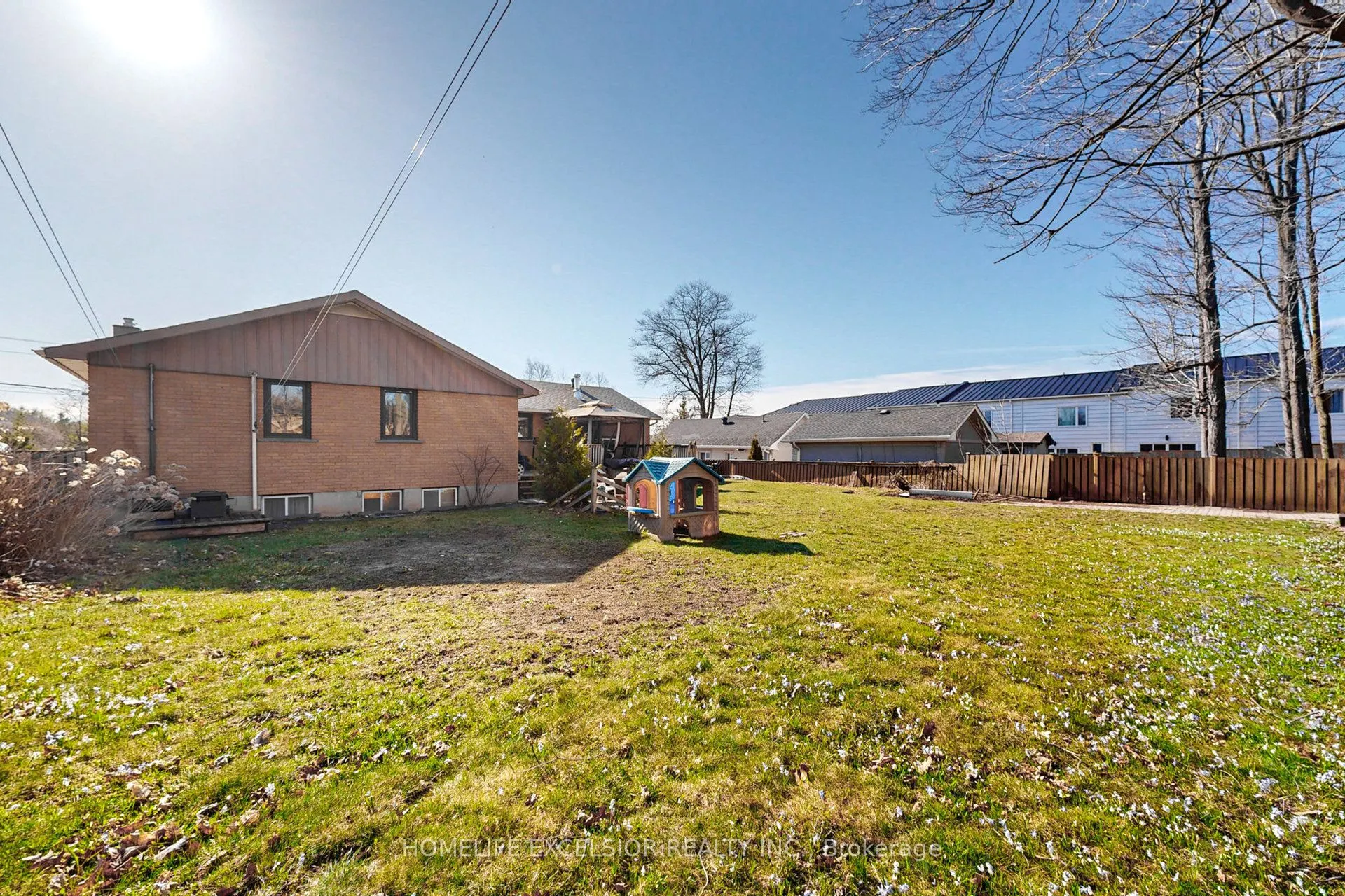 823 Essa Road