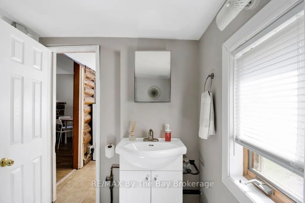 125 RIVER Road E