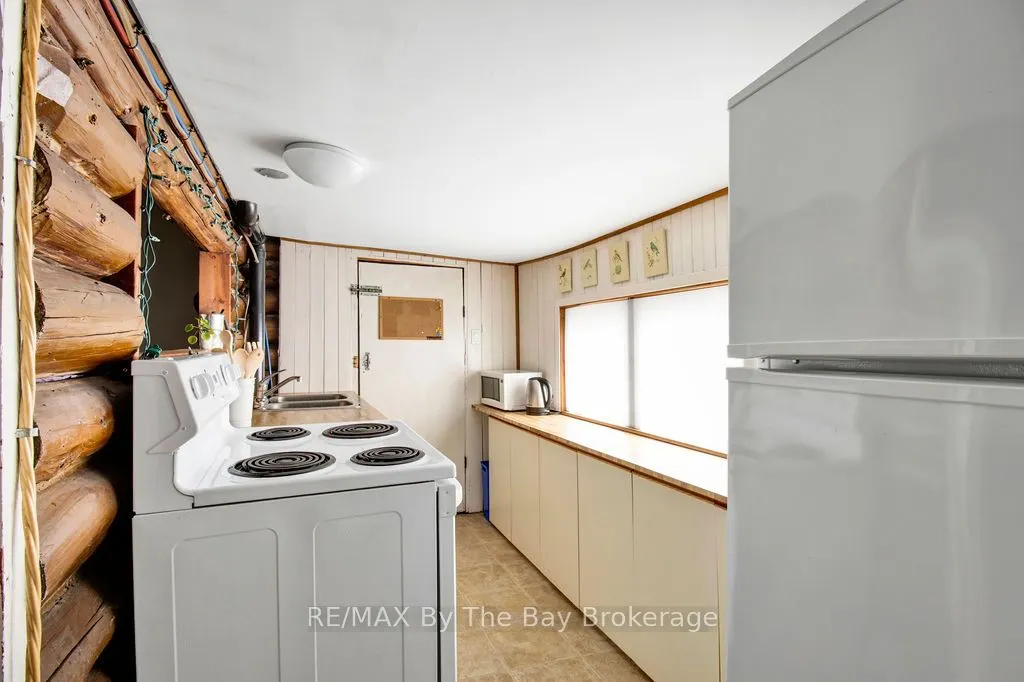 125 RIVER Road E