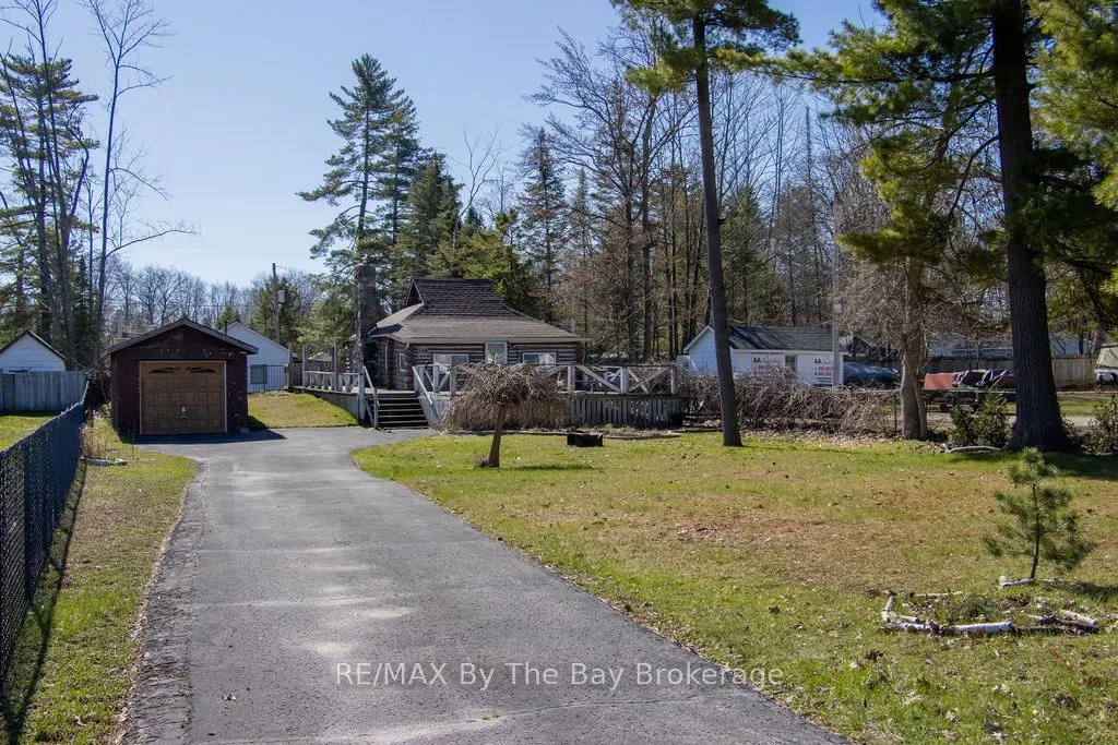 125 RIVER Road E