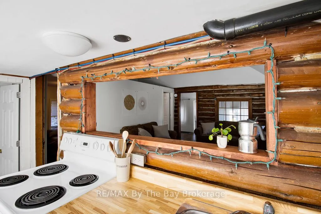 125 RIVER Road E