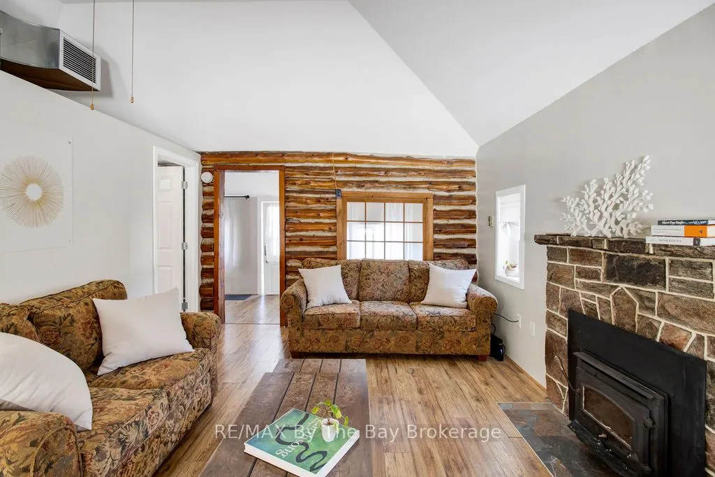 125 RIVER Road E