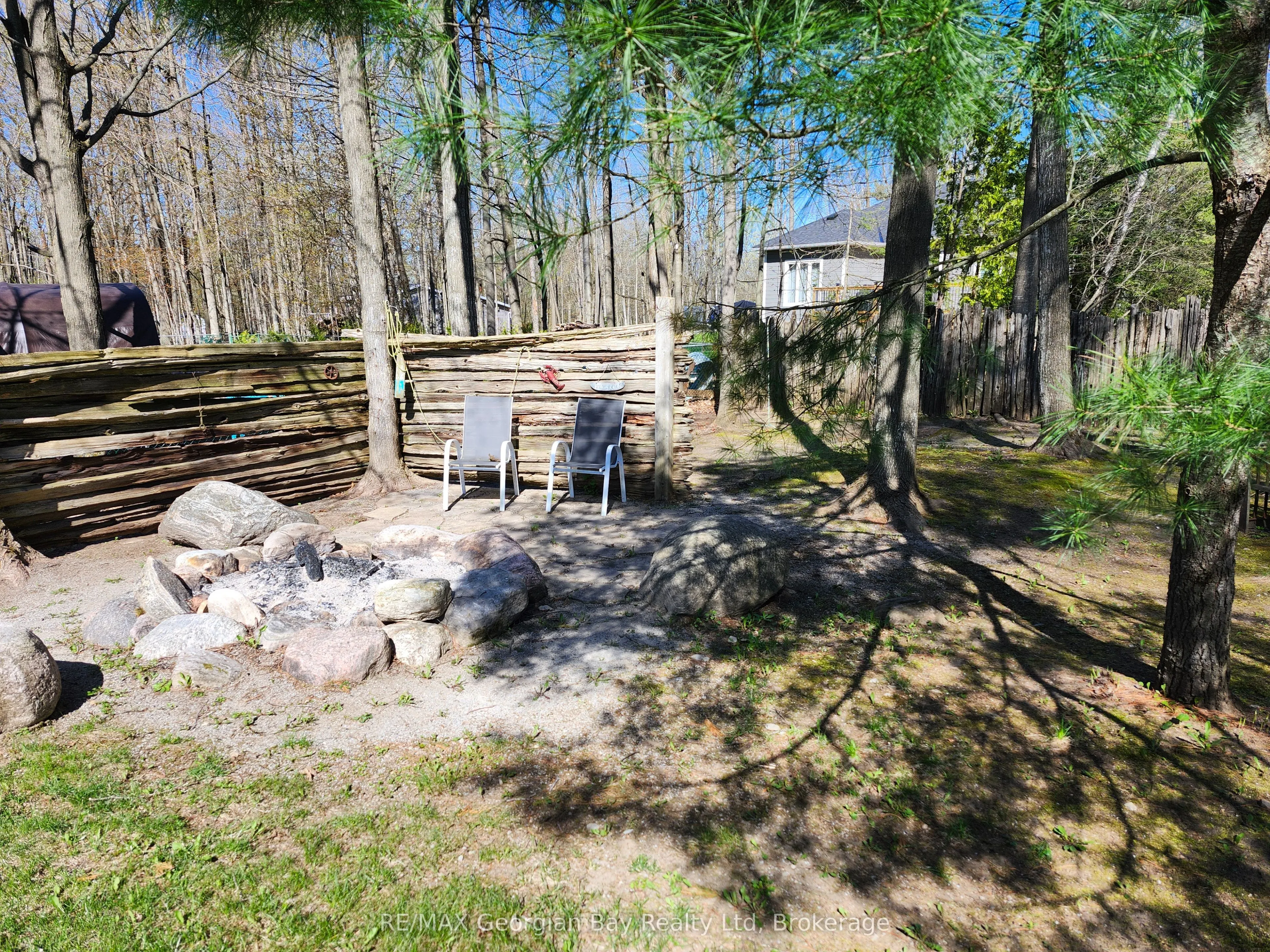 16 Mundy Avenue
