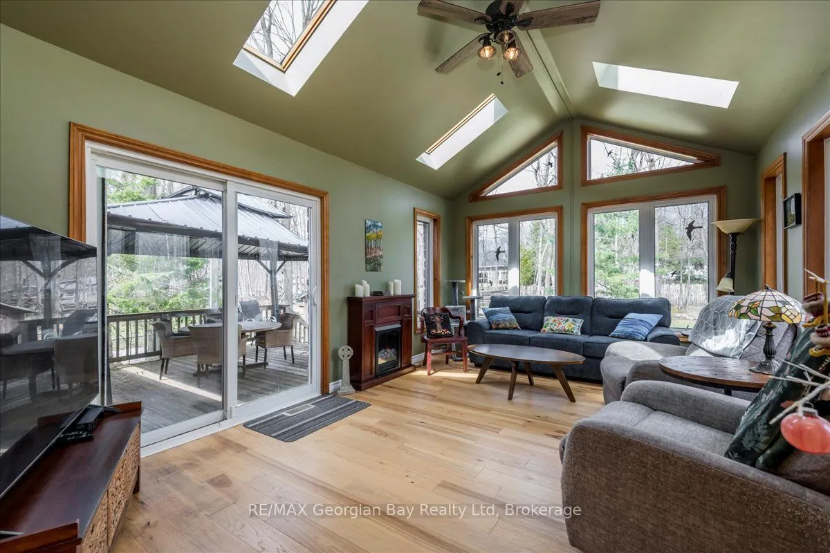 16 Mundy Avenue