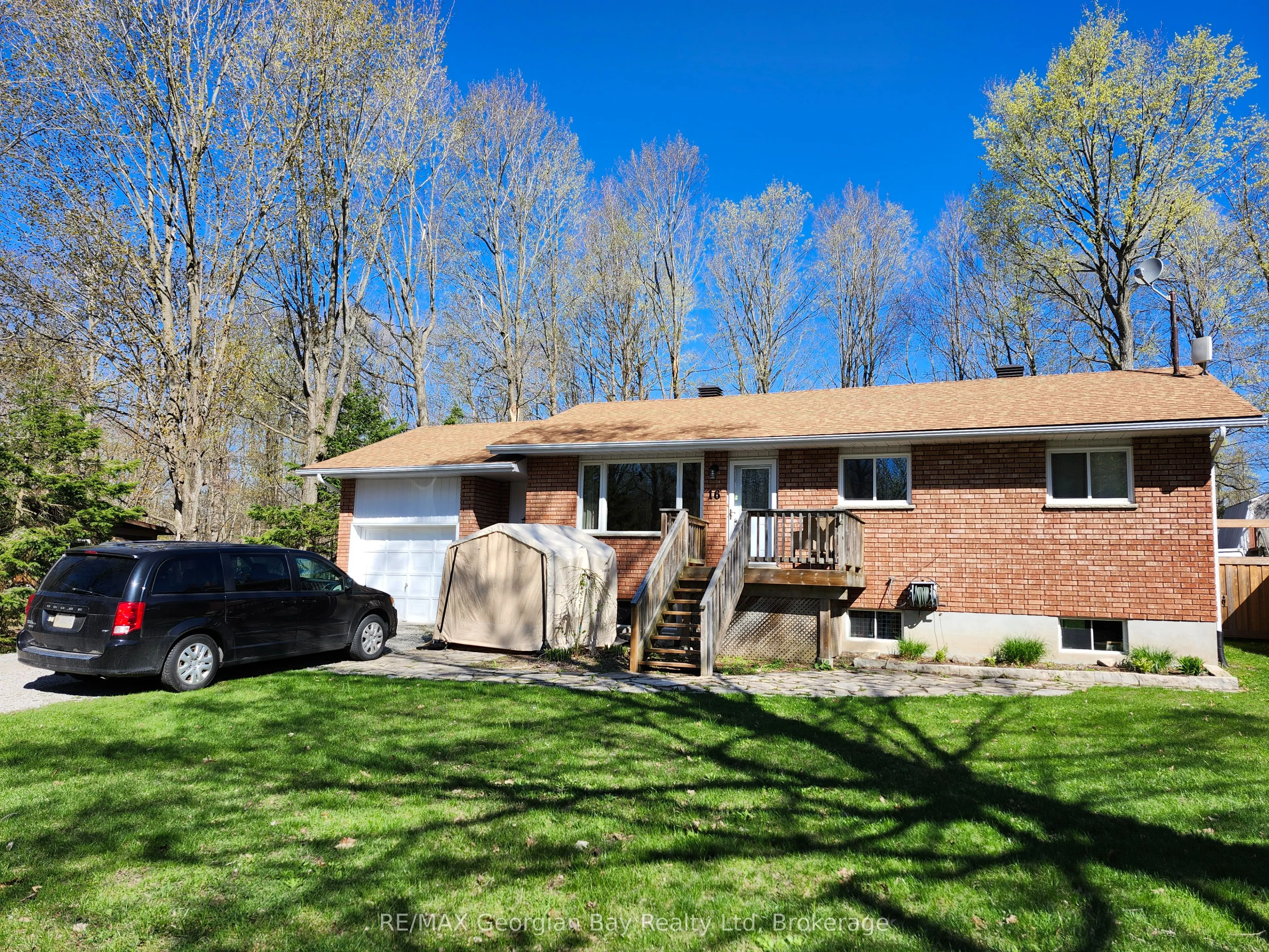 16 Mundy Avenue