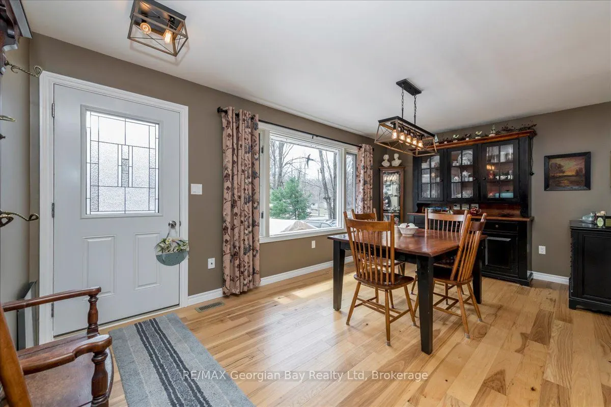 16 Mundy Avenue