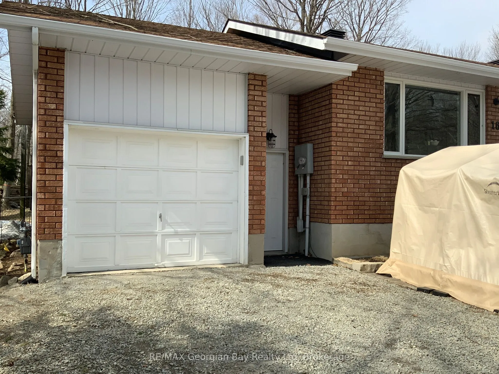 16 Mundy Avenue