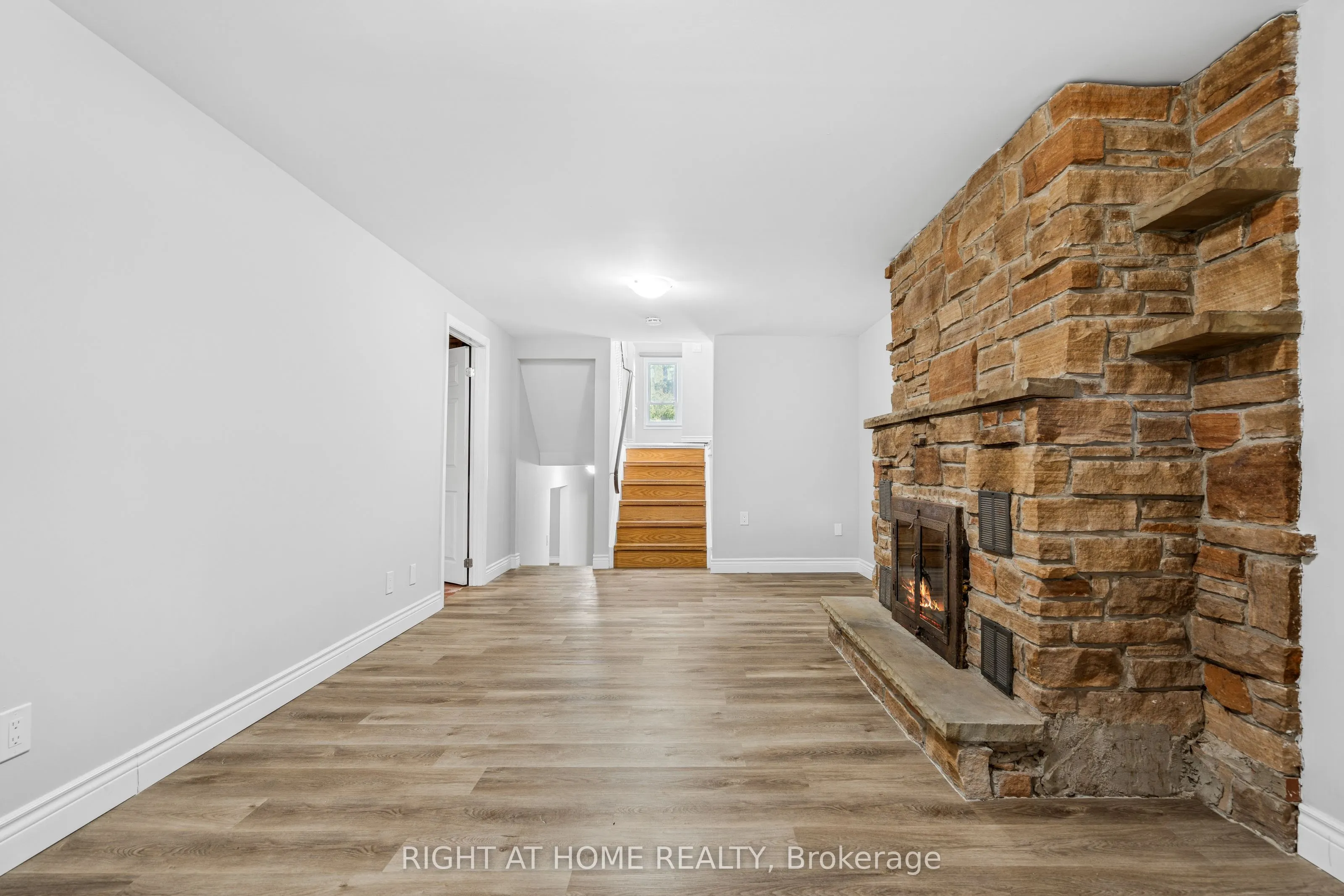 21 Ashdale Court