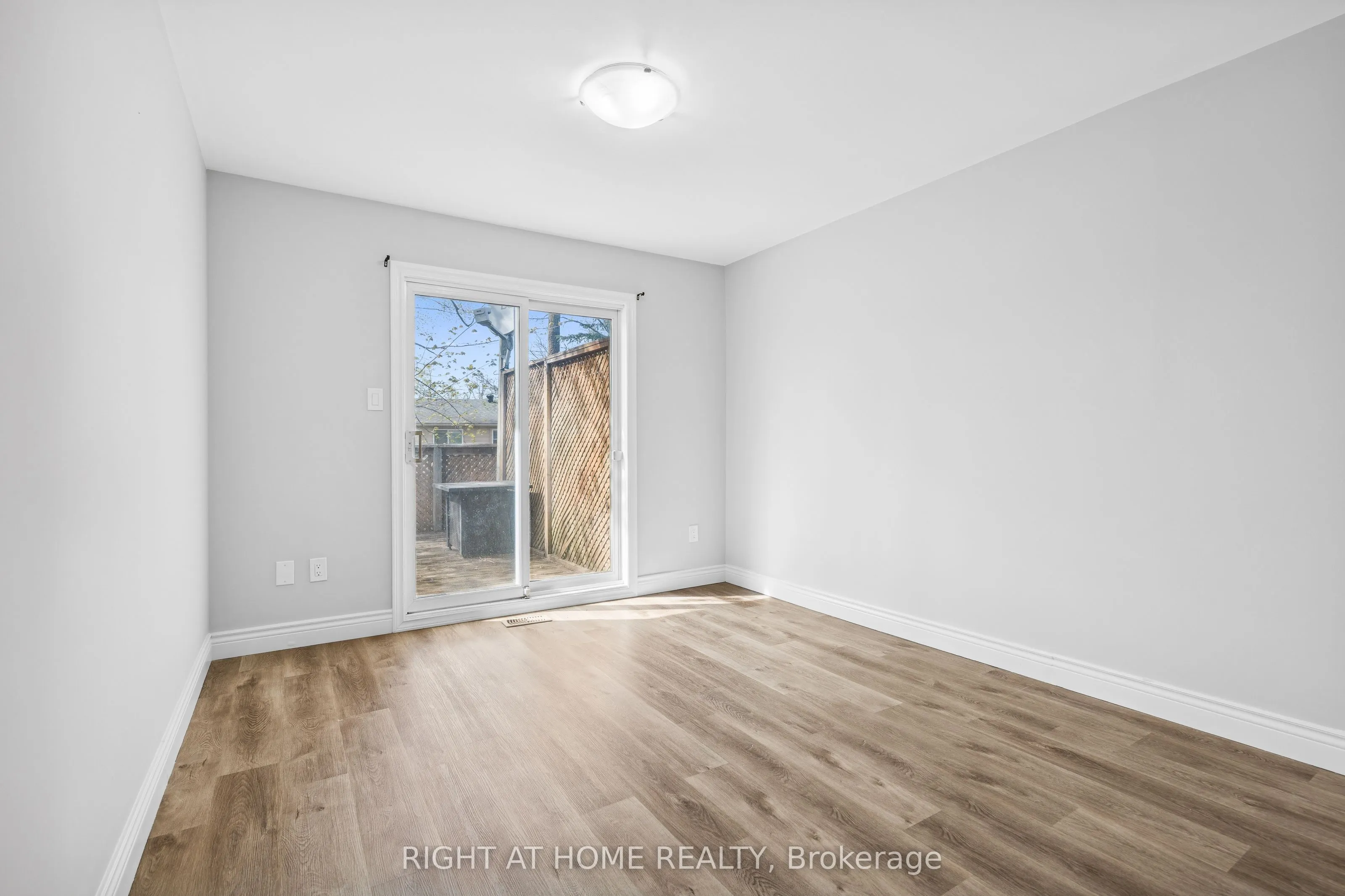 21 Ashdale Court