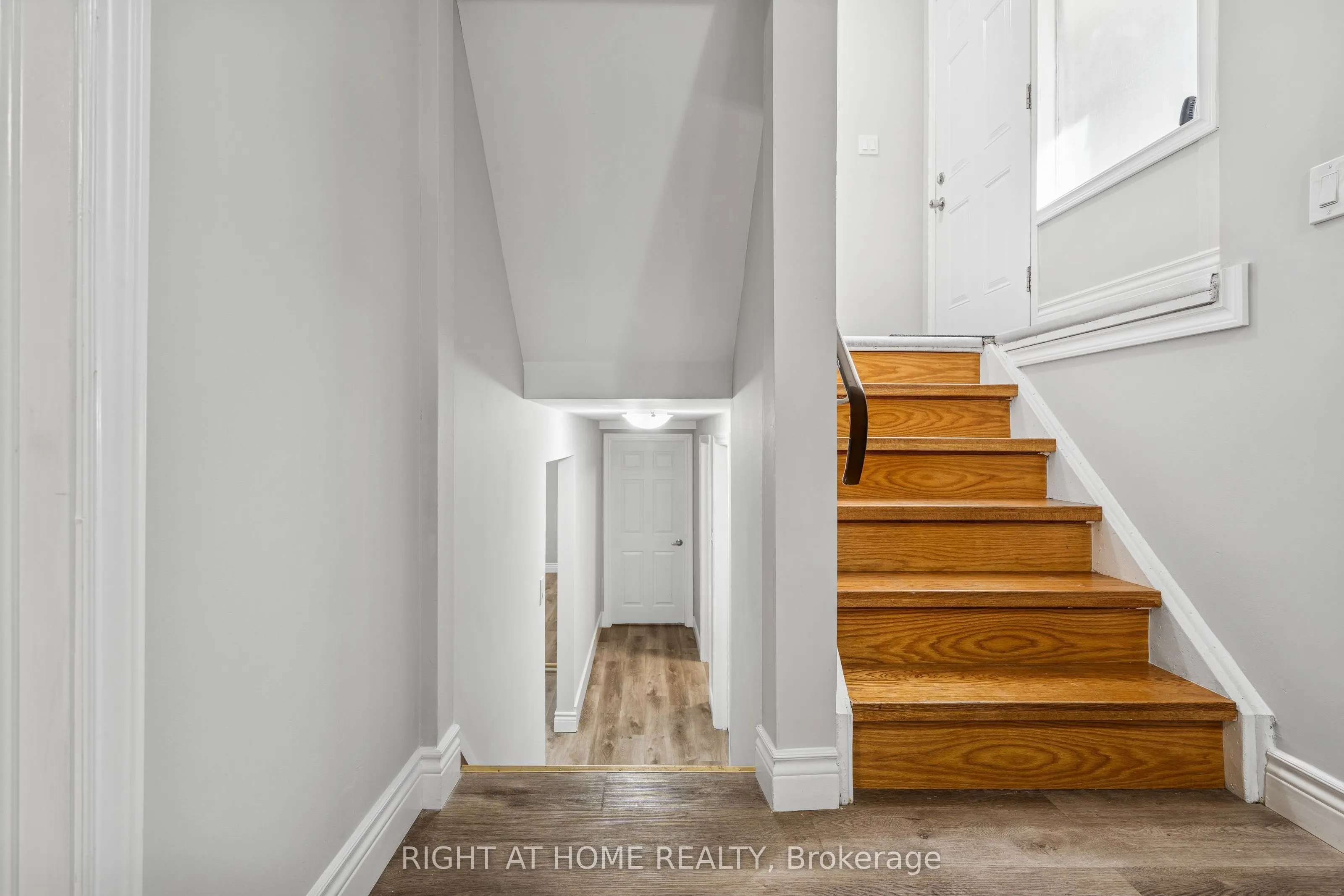 21 Ashdale Court