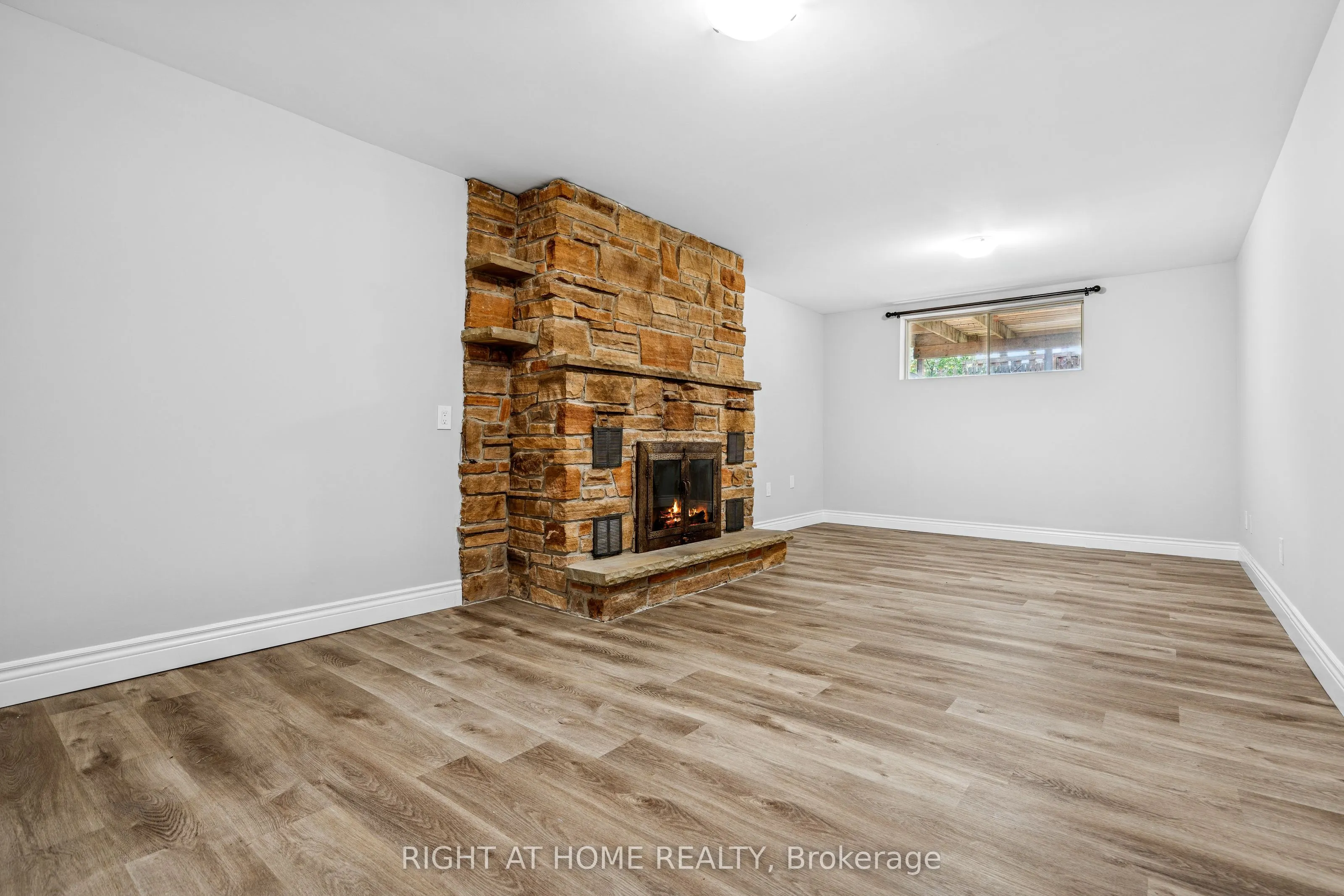 21 Ashdale Court