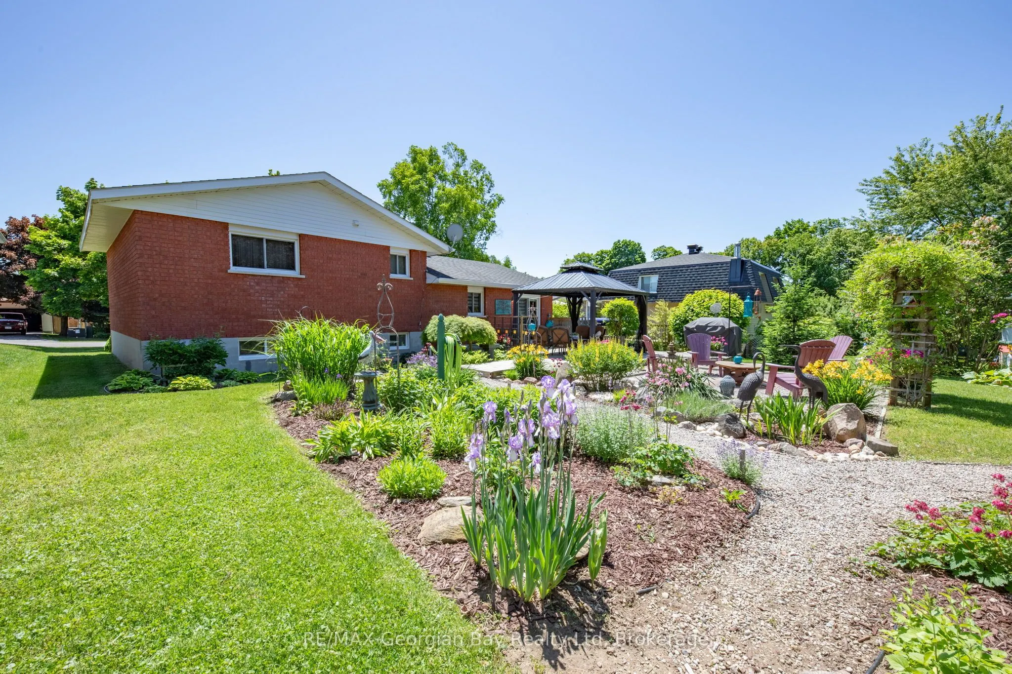 32 BONAVENTURE Place