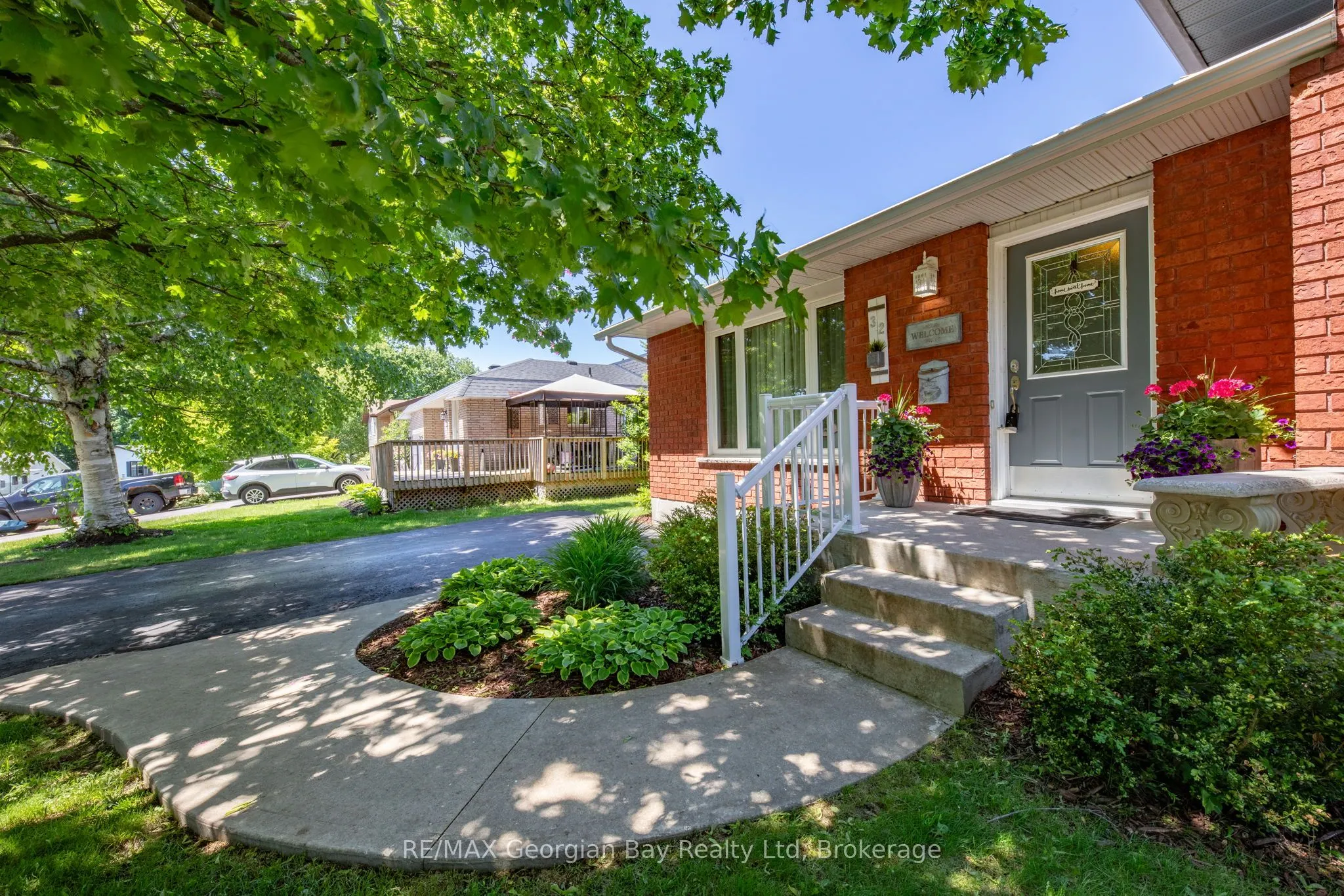 32 BONAVENTURE Place