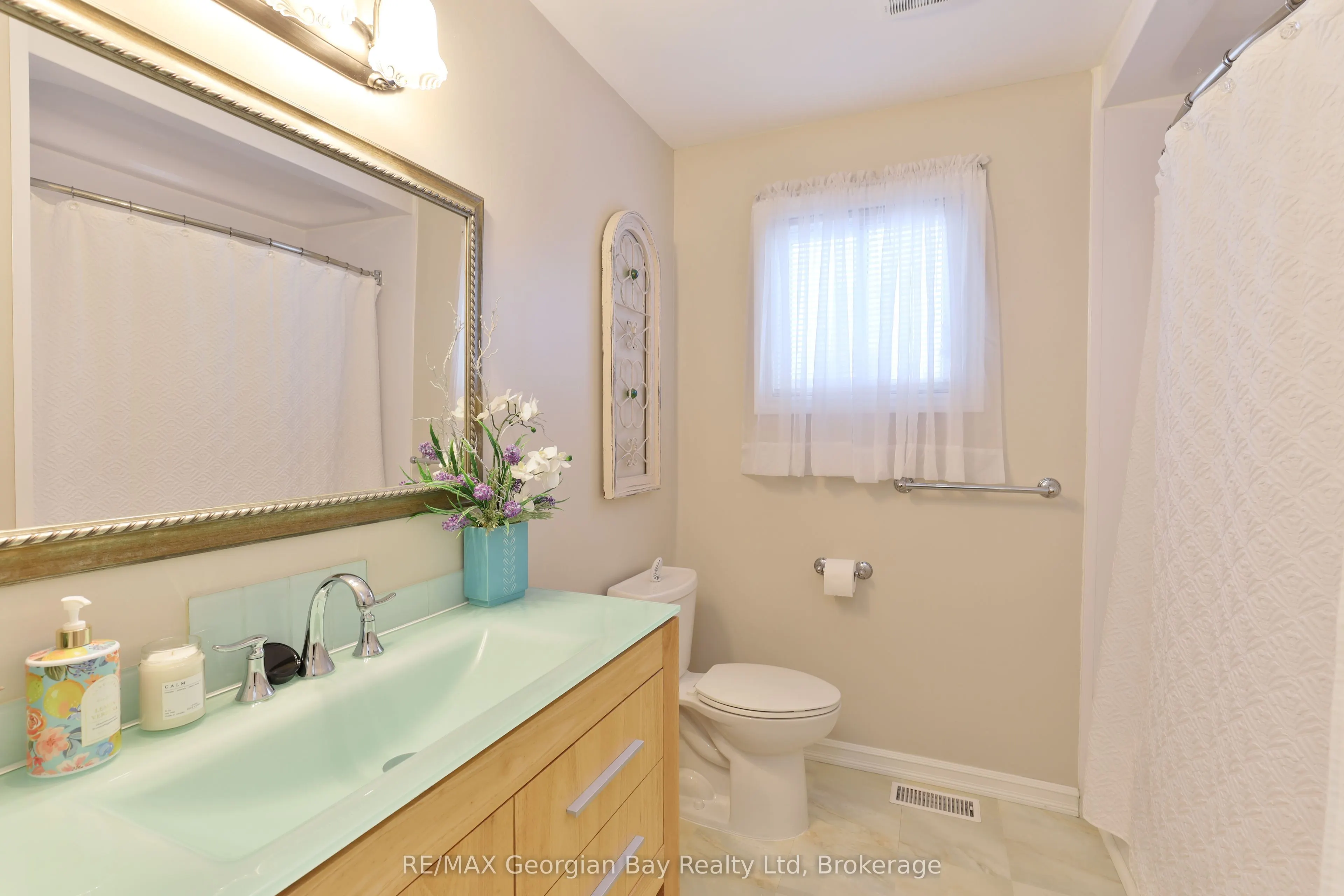32 BONAVENTURE Place