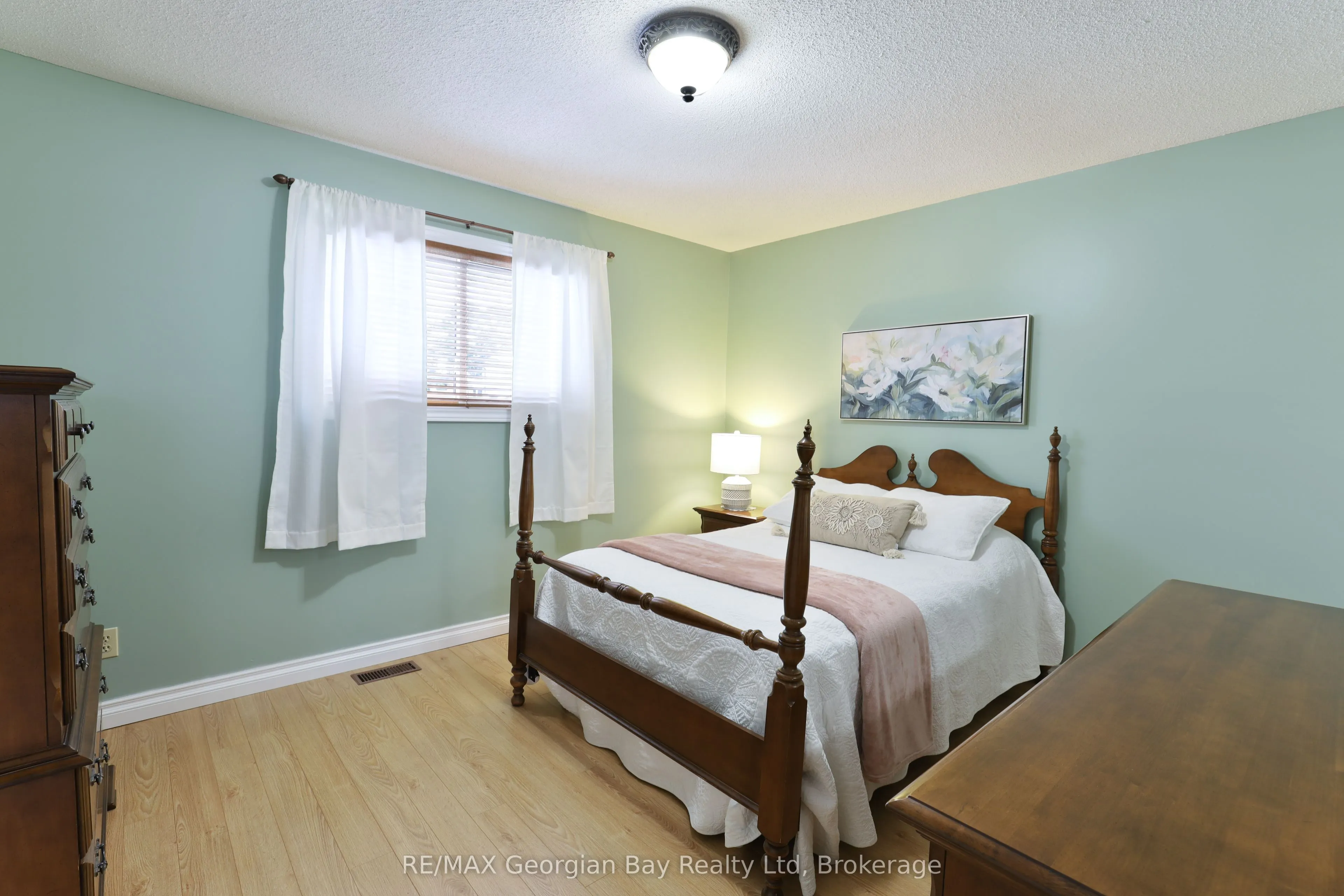 32 BONAVENTURE Place