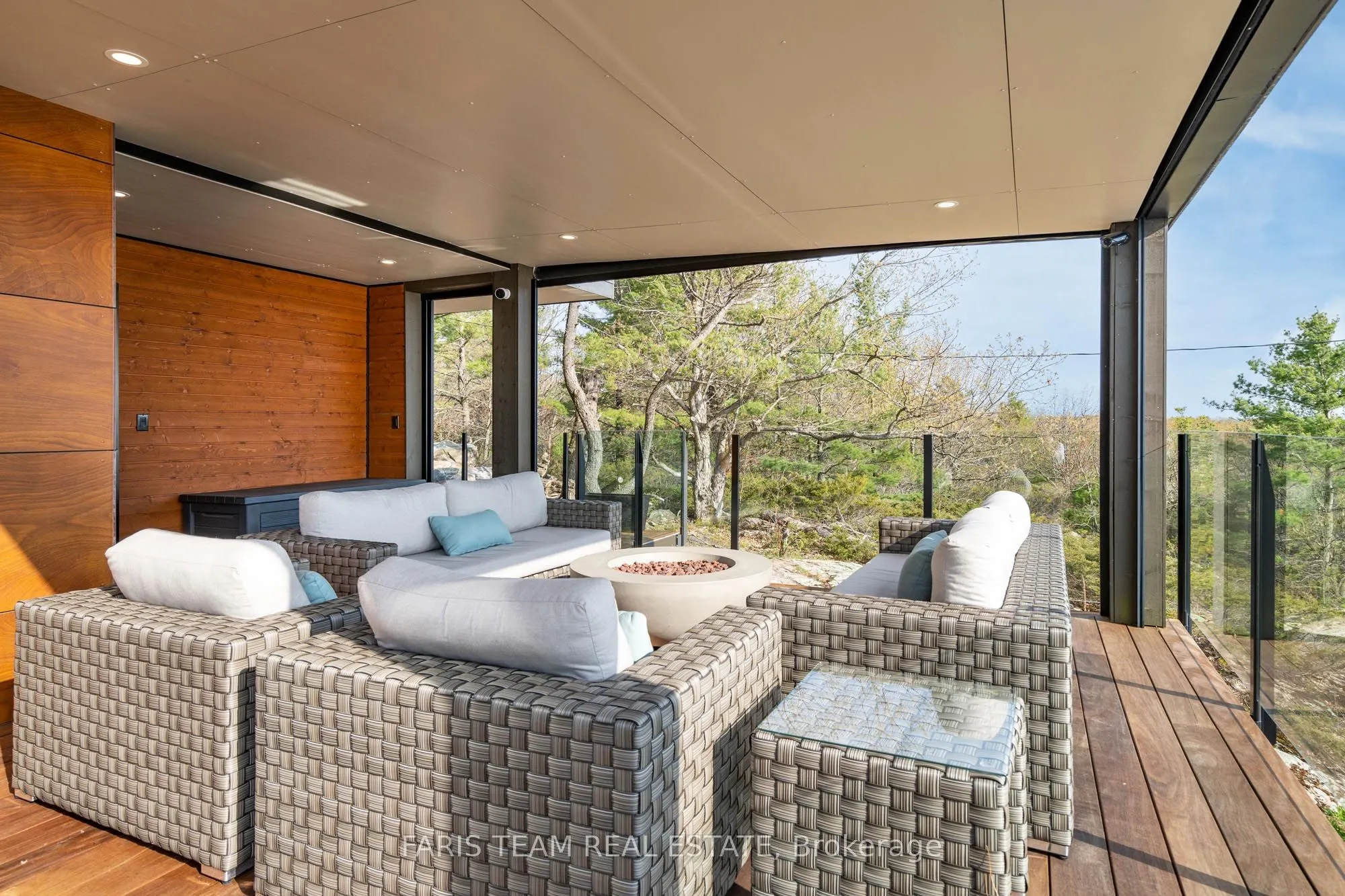 3886 East Shore Road