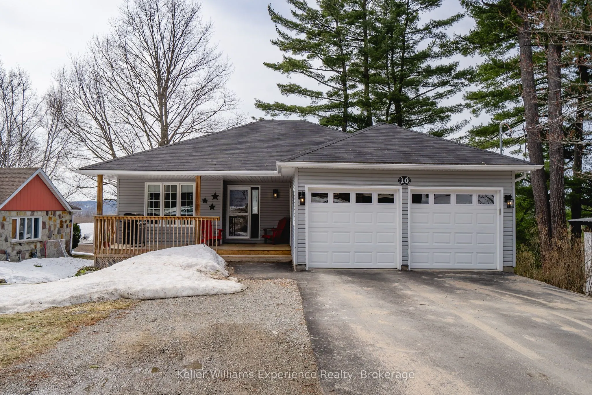 10 Clarence Avenue