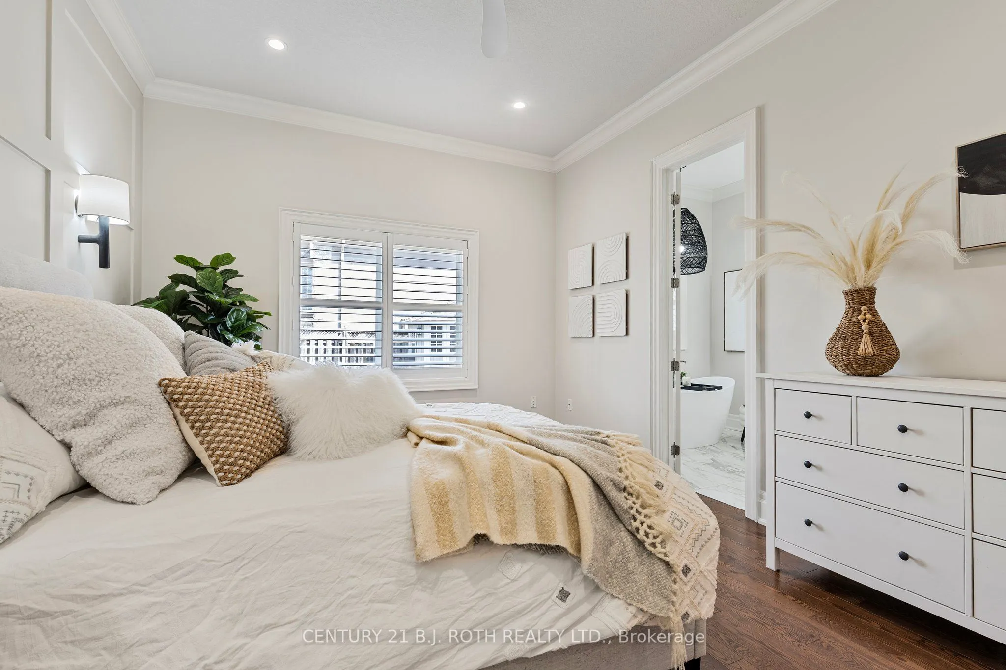 284 Codrington Street