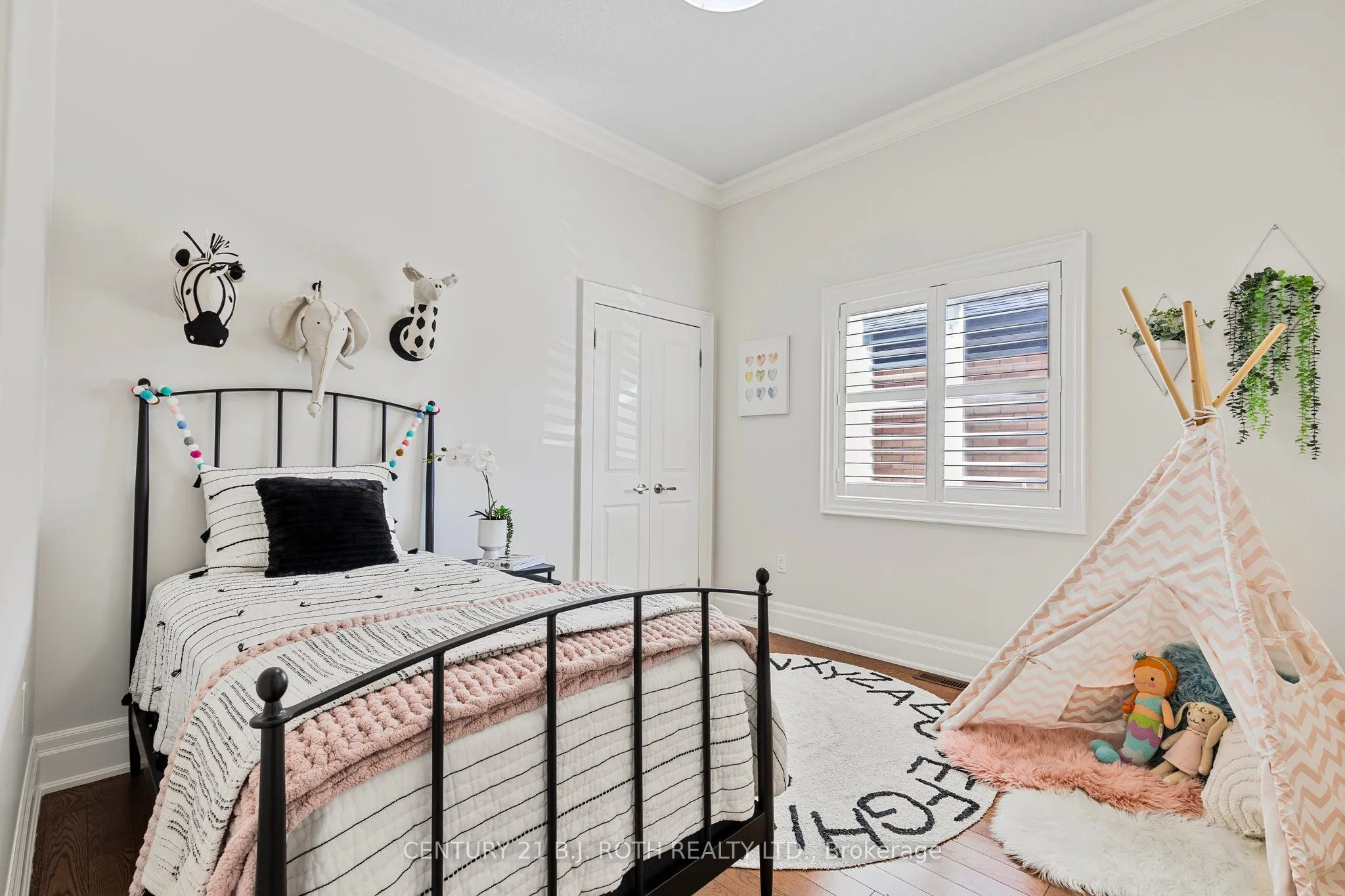 284 Codrington Street