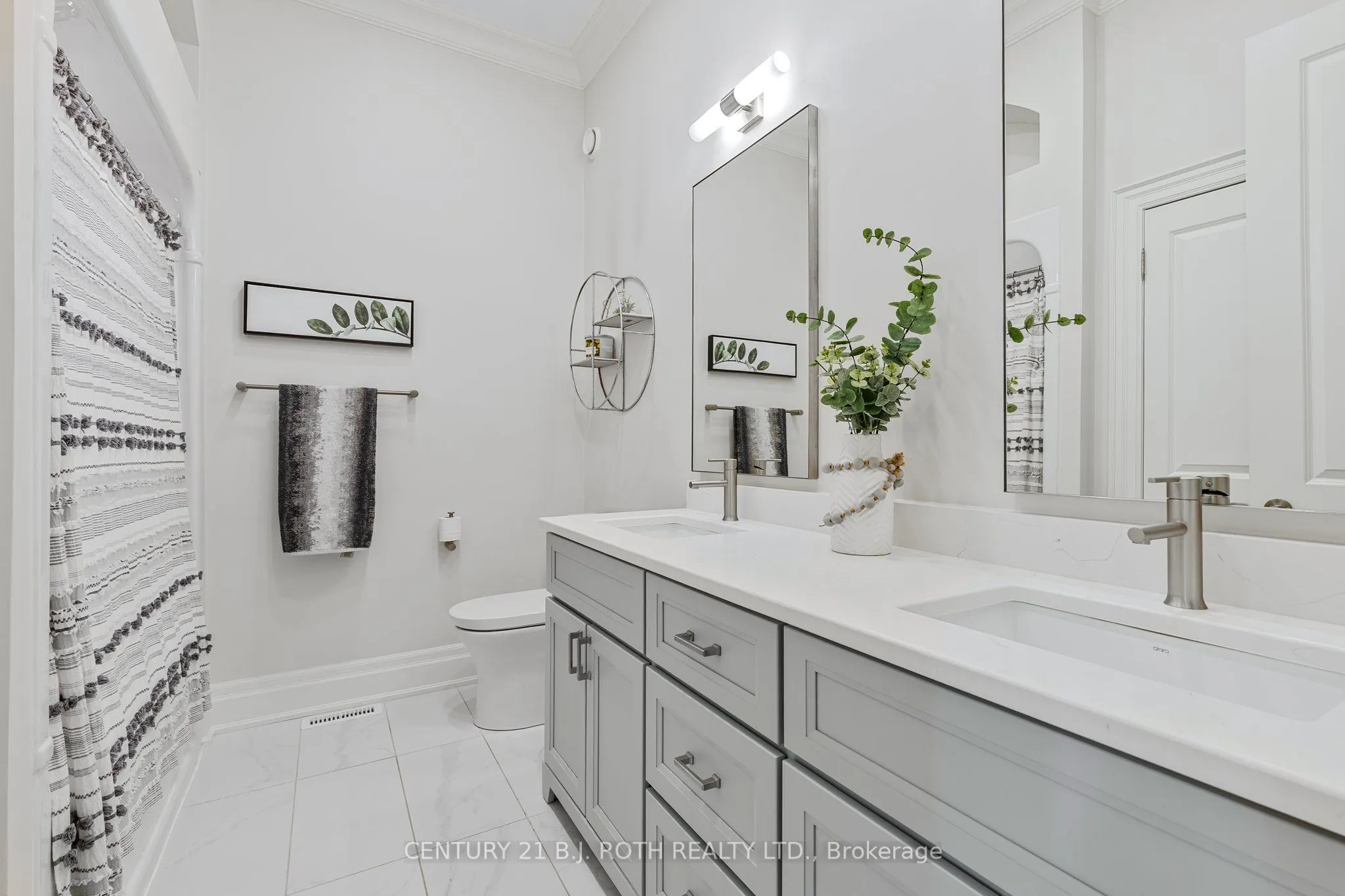 284 Codrington Street