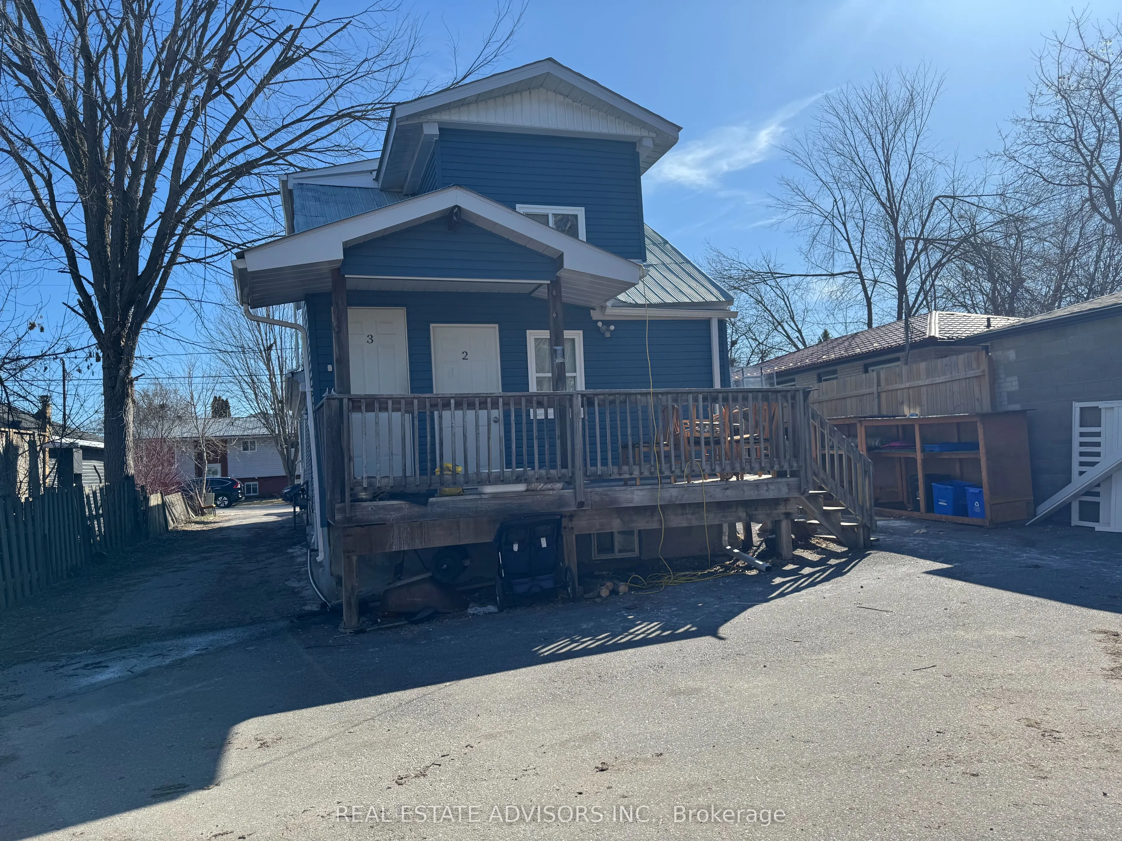 371 EAST ST ORILLIA Street