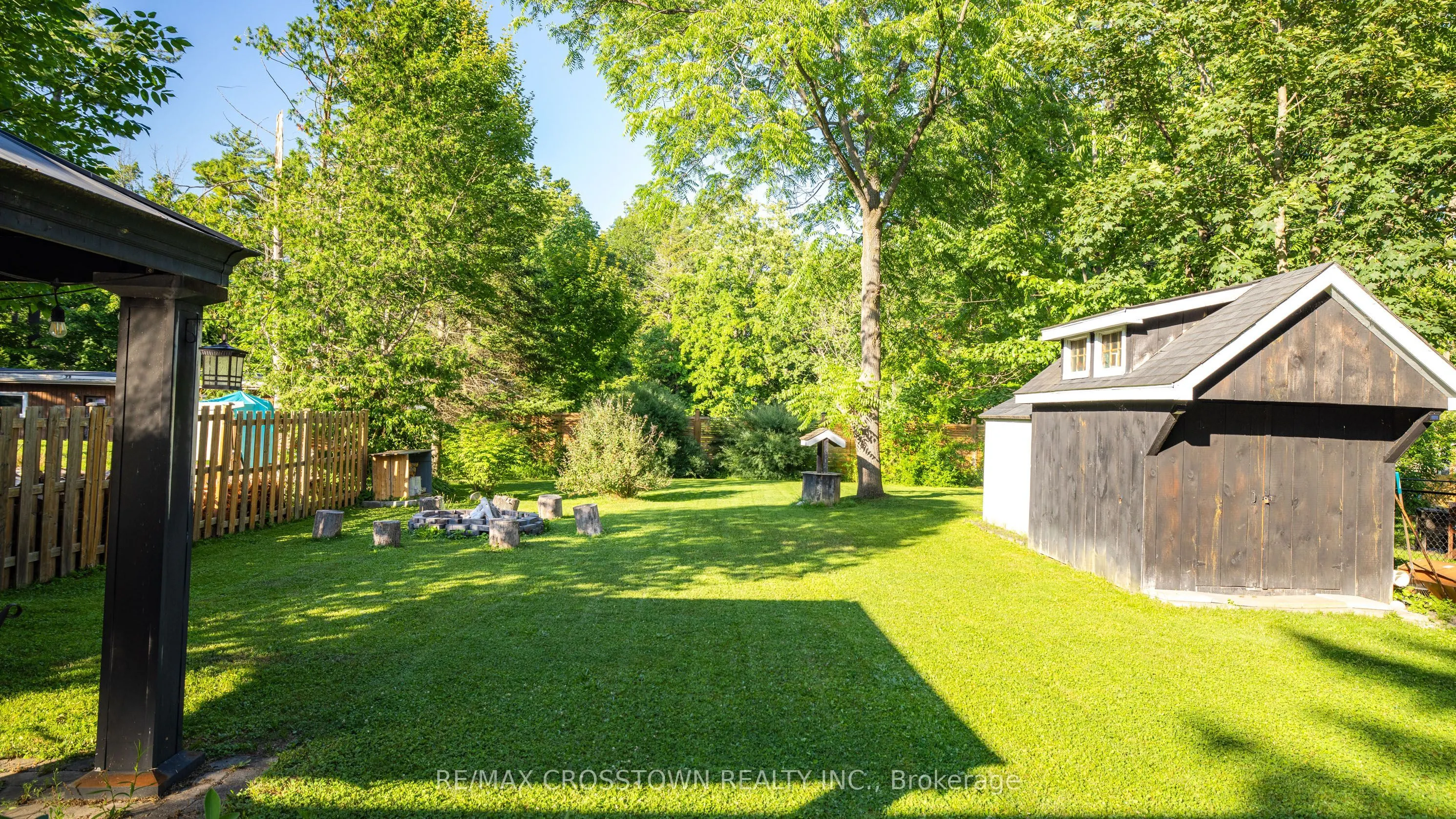 47 Lakeshore Road W
