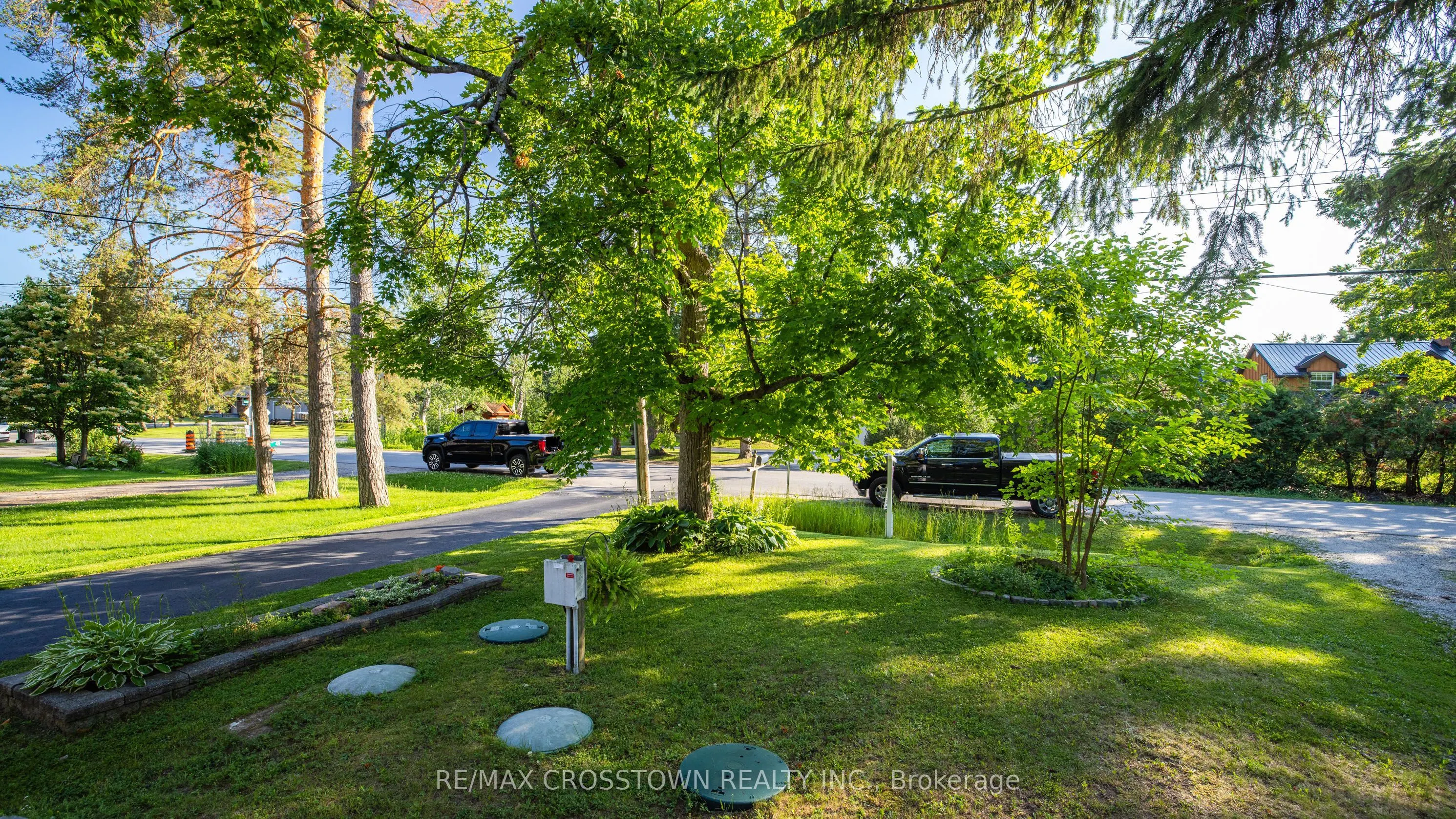 47 Lakeshore Road W