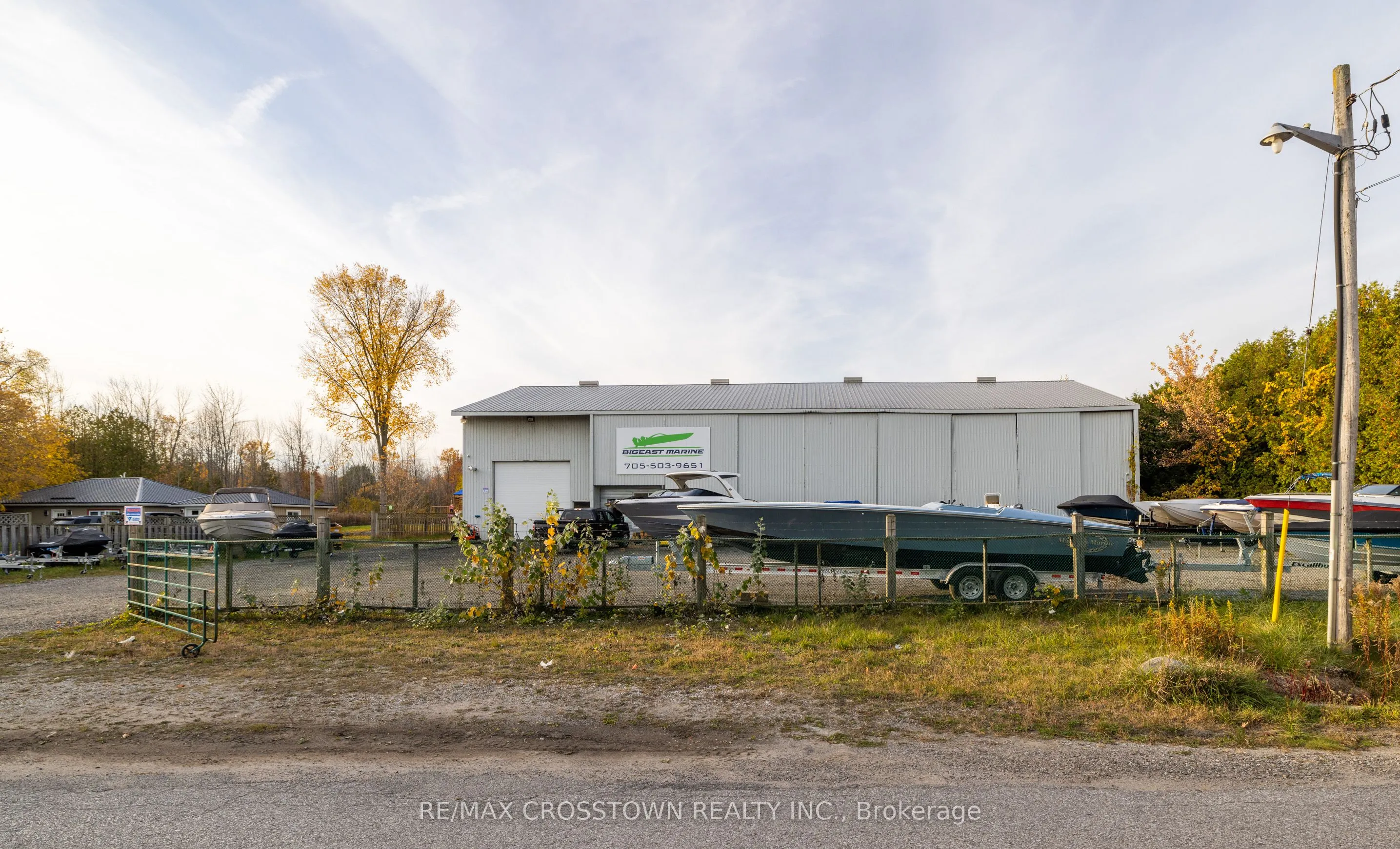 47 Lakeshore Road W
