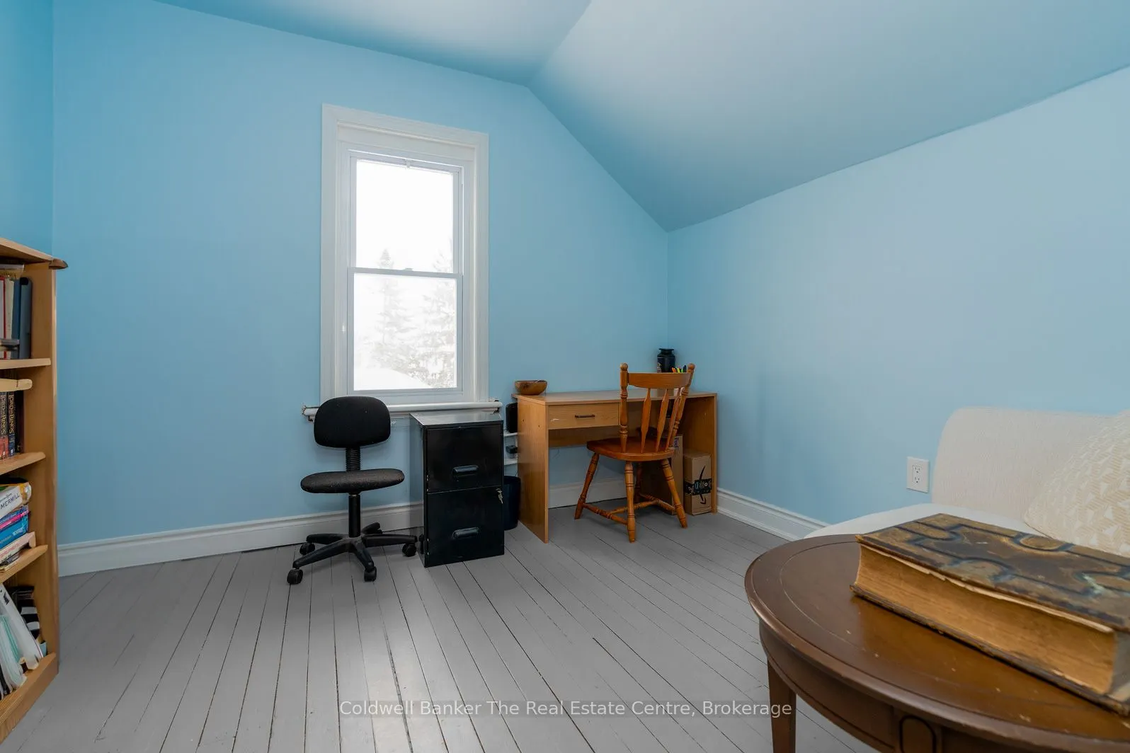 24 Elizabeth Street W