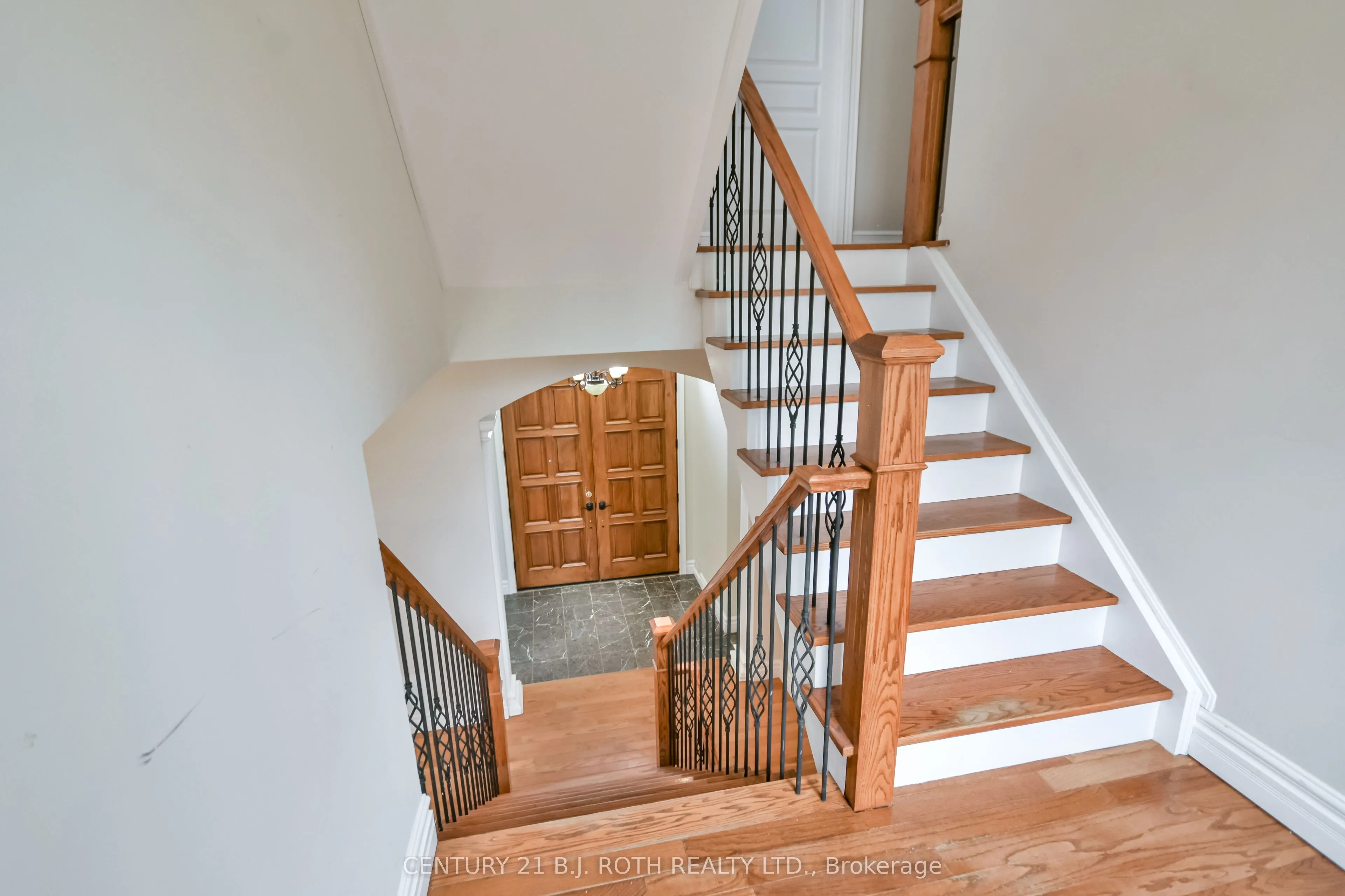 16 GRAY Lane
