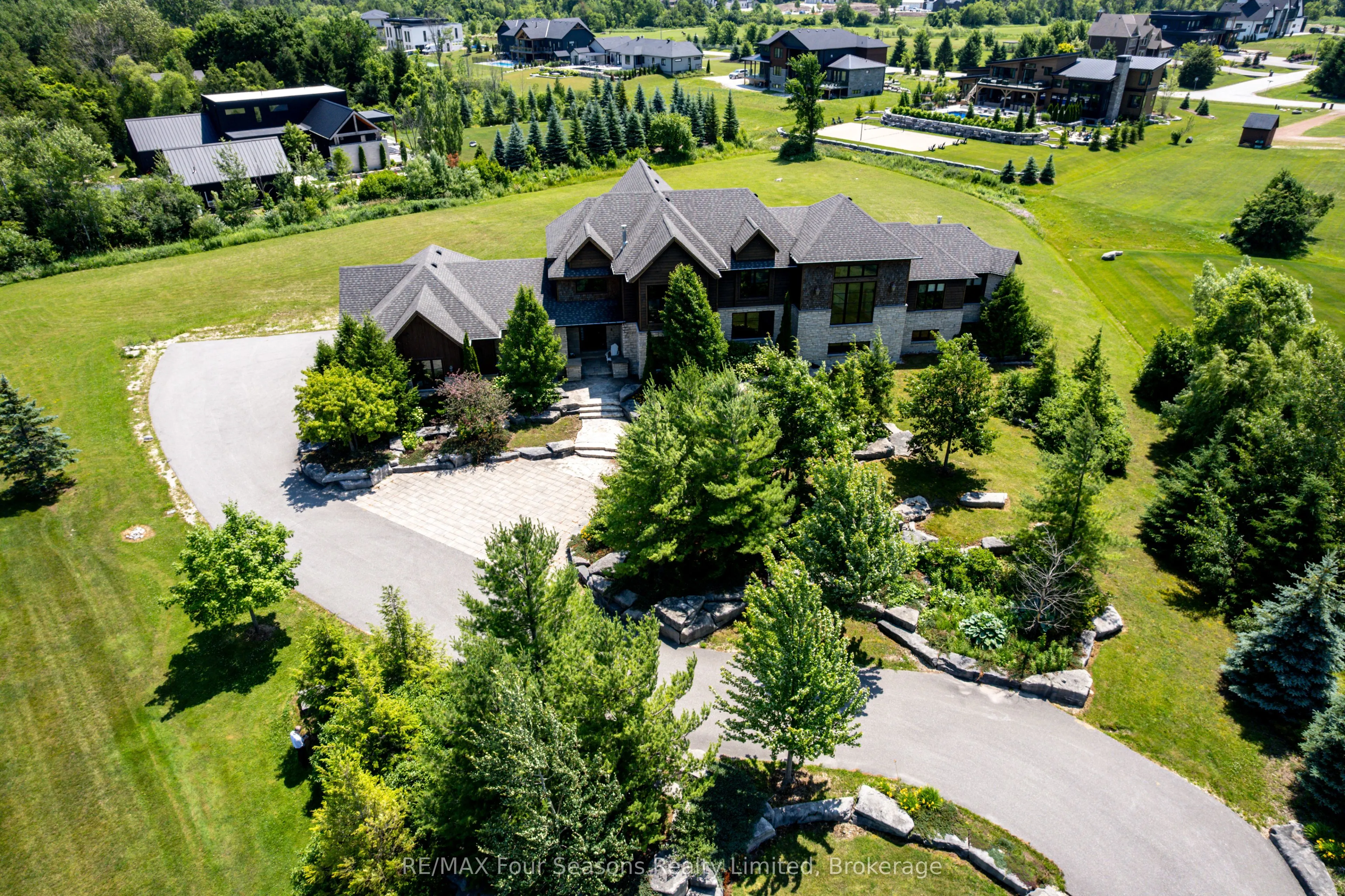12 Windrose Valley Boulevard