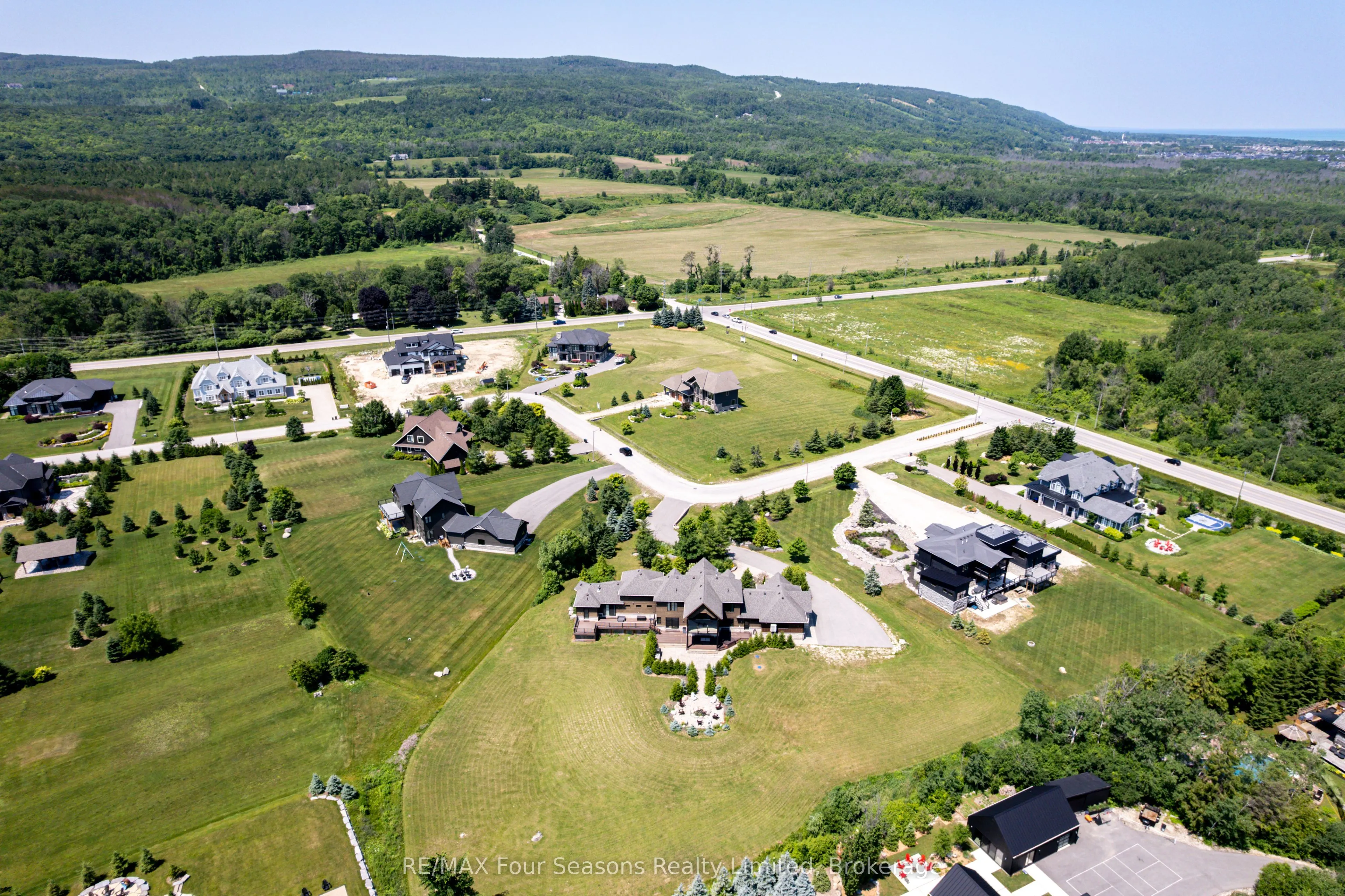 12 Windrose Valley Boulevard