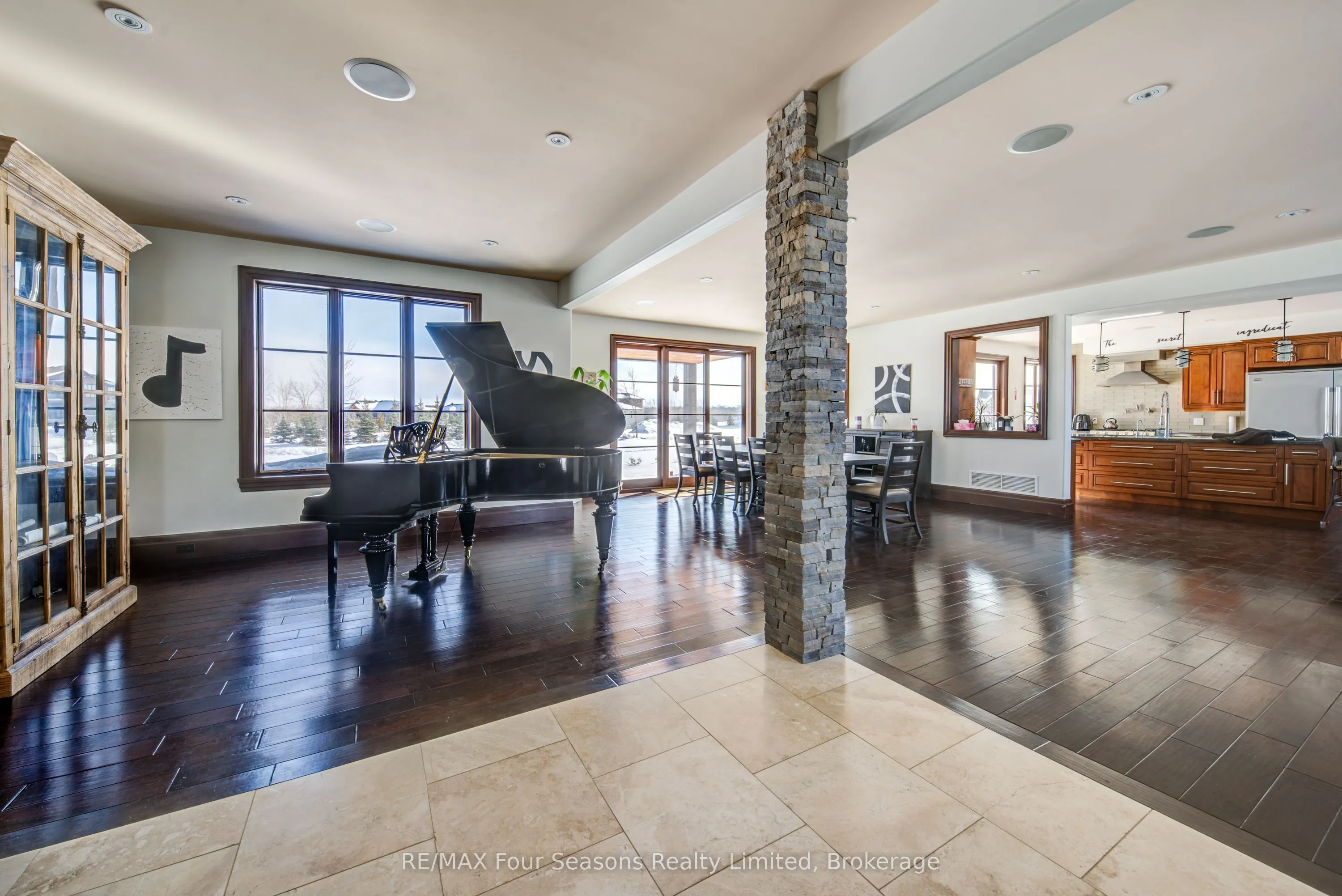 12 Windrose Valley Boulevard