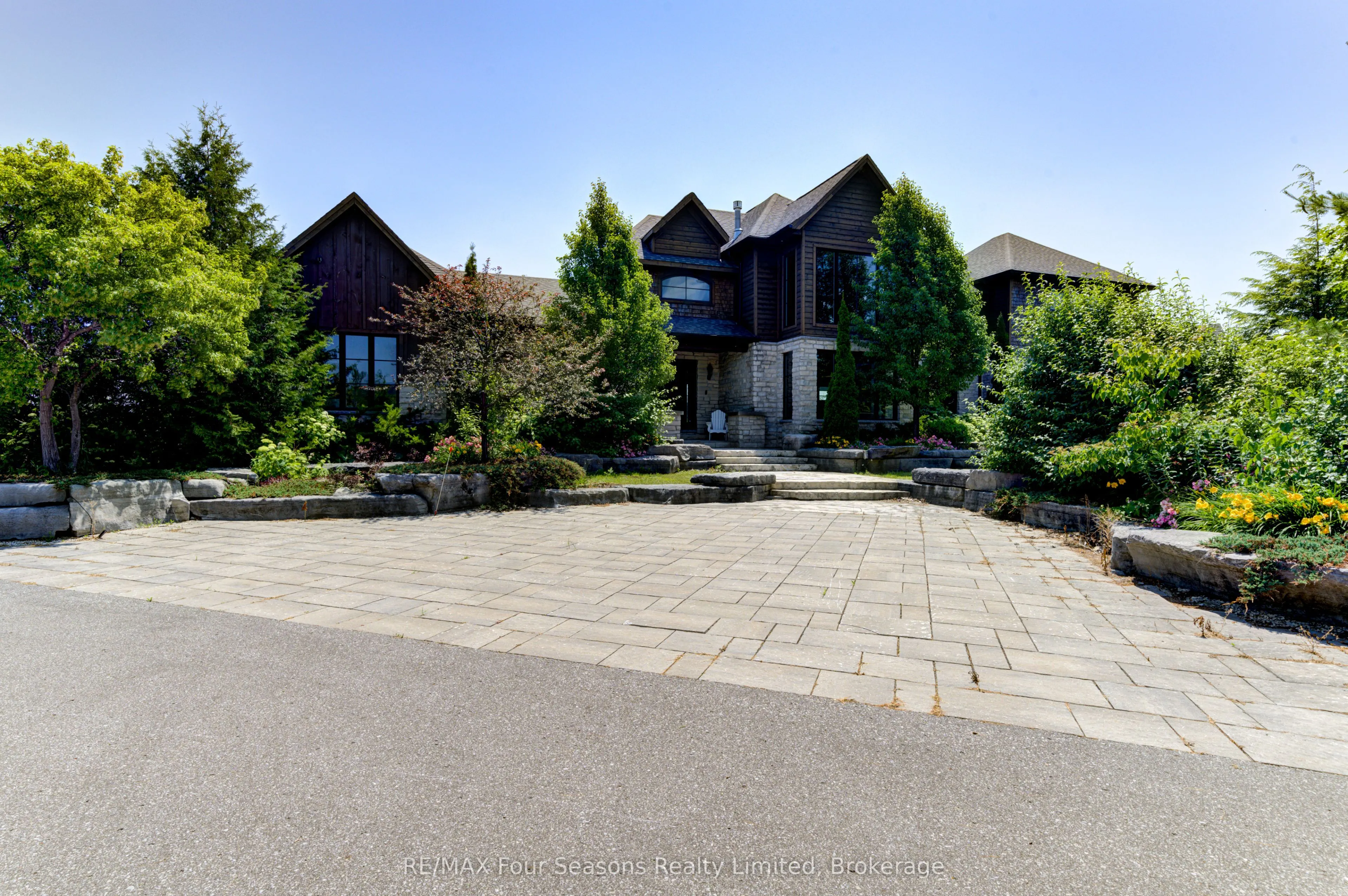 12 Windrose Valley Boulevard