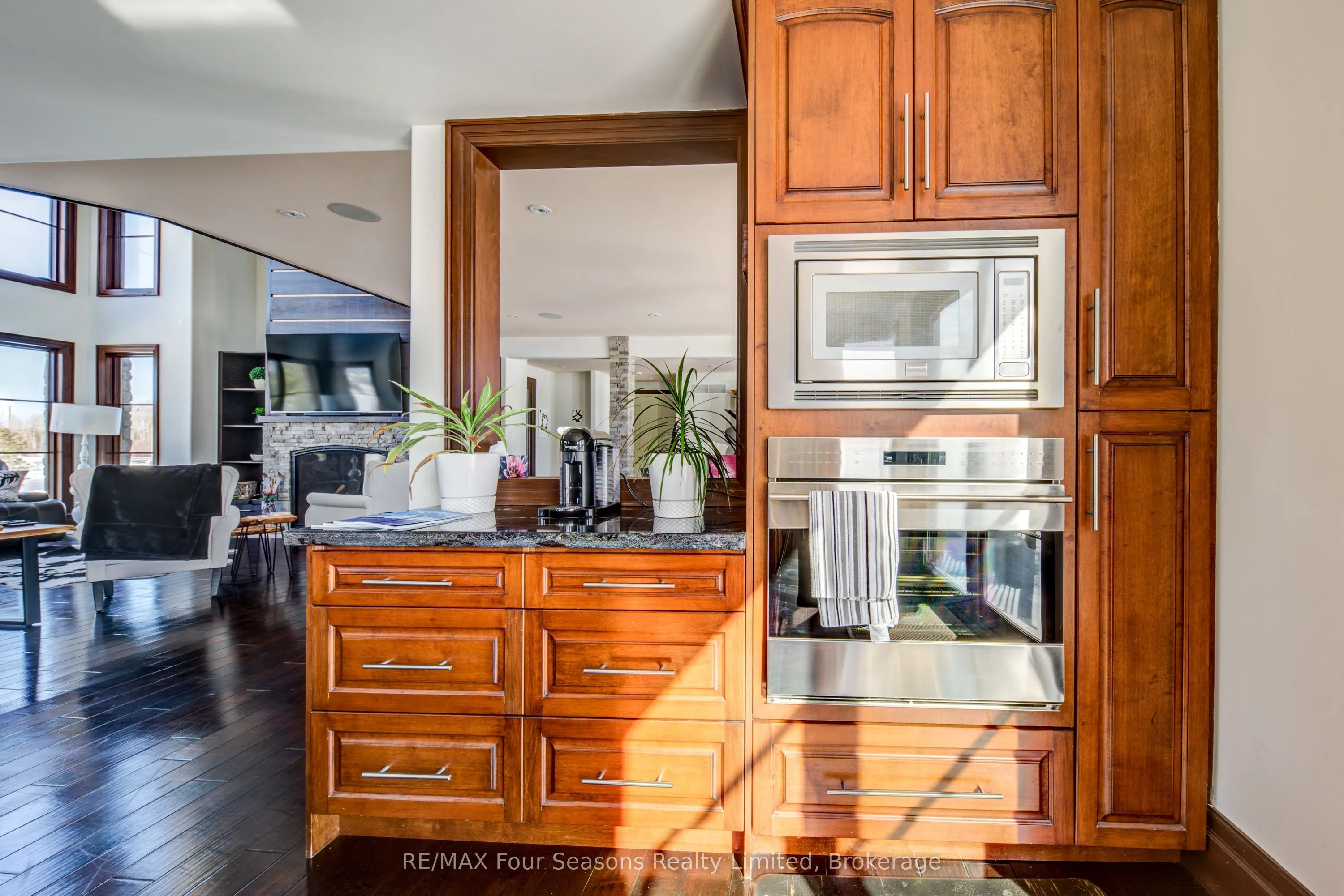 12 Windrose Valley Boulevard
