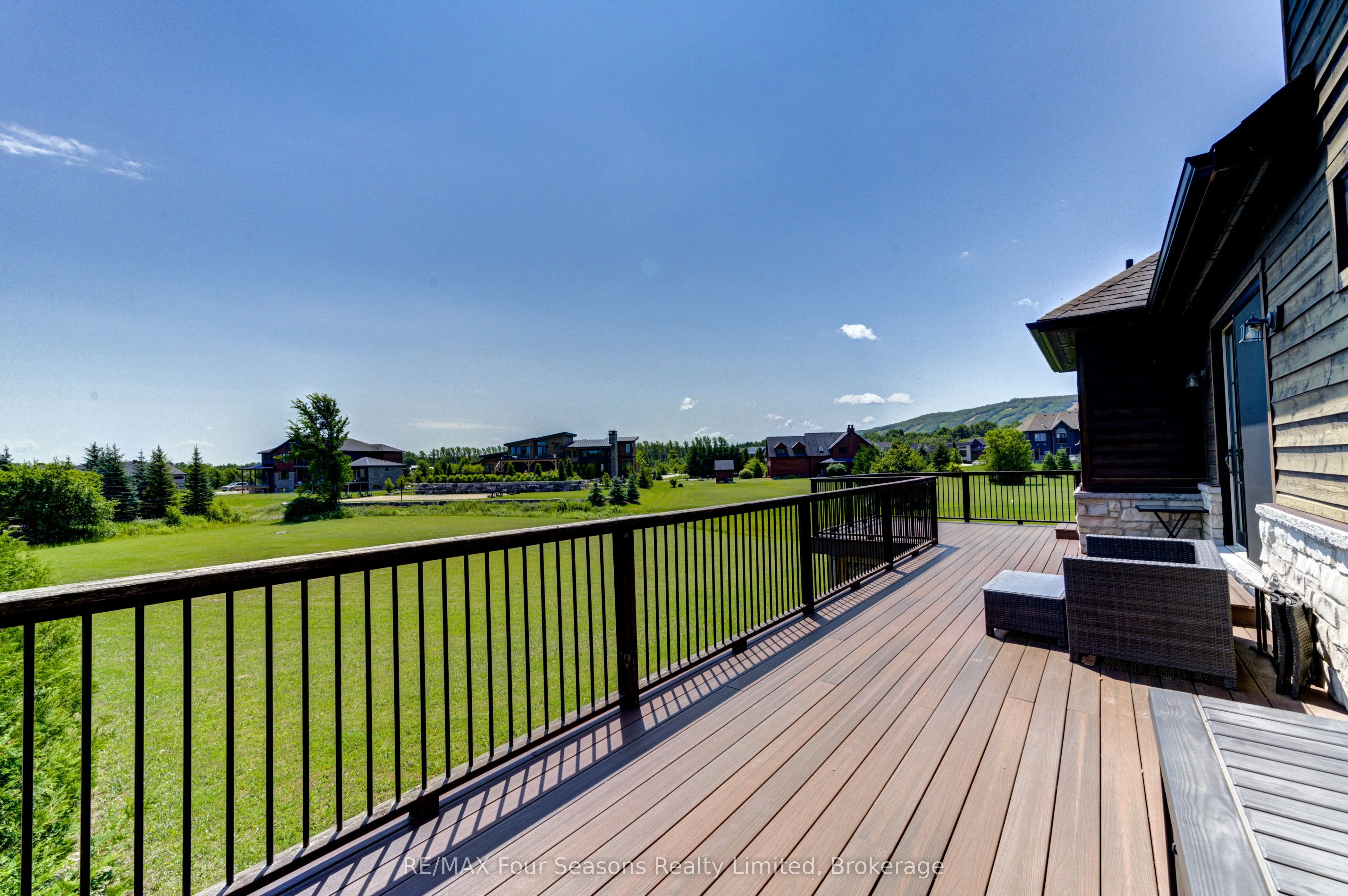 12 Windrose Valley Boulevard