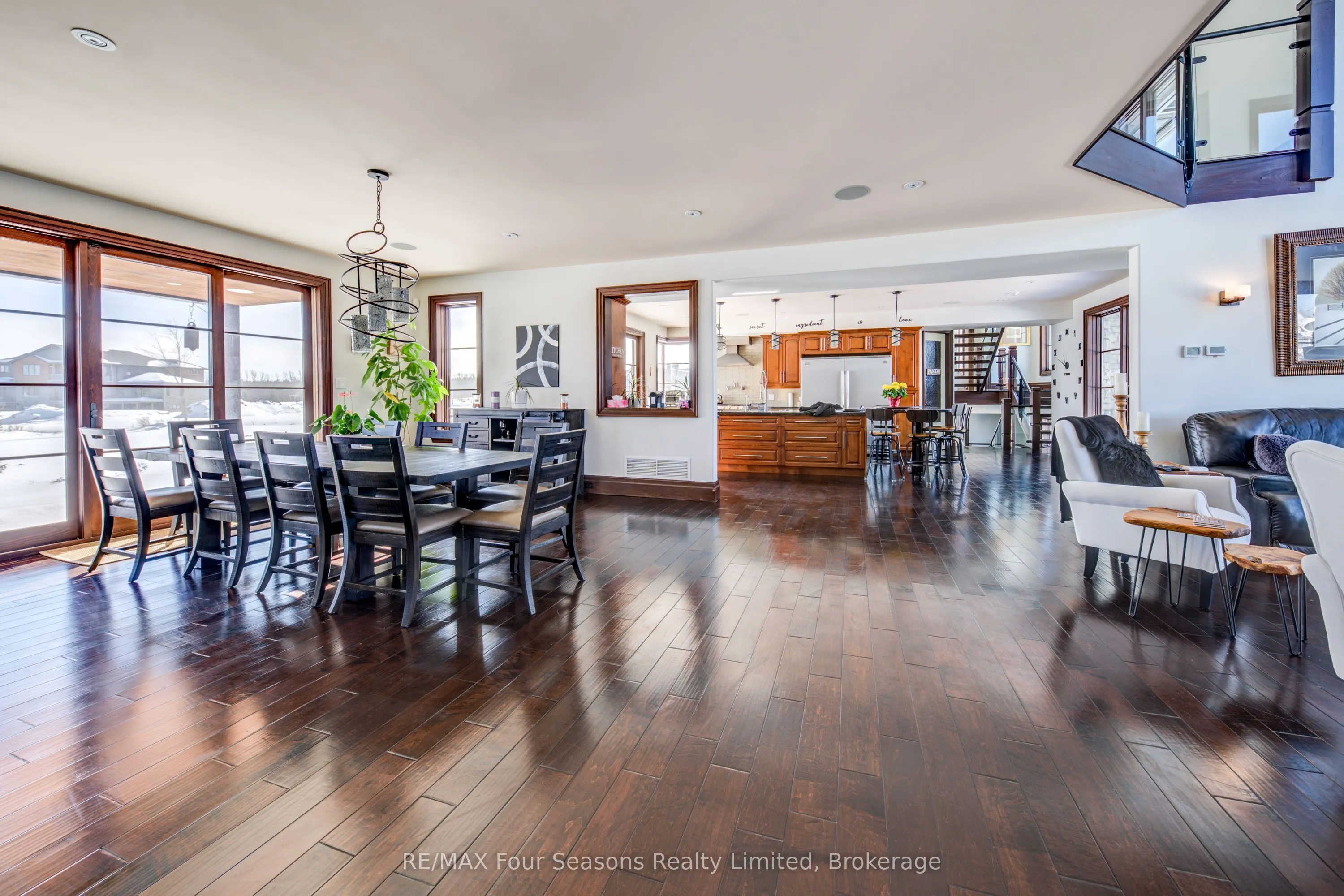 12 Windrose Valley Boulevard