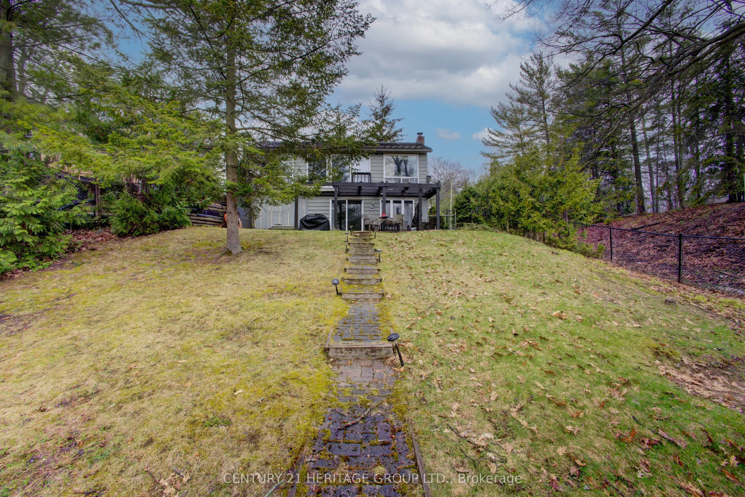 103 Sunnidale Road S
