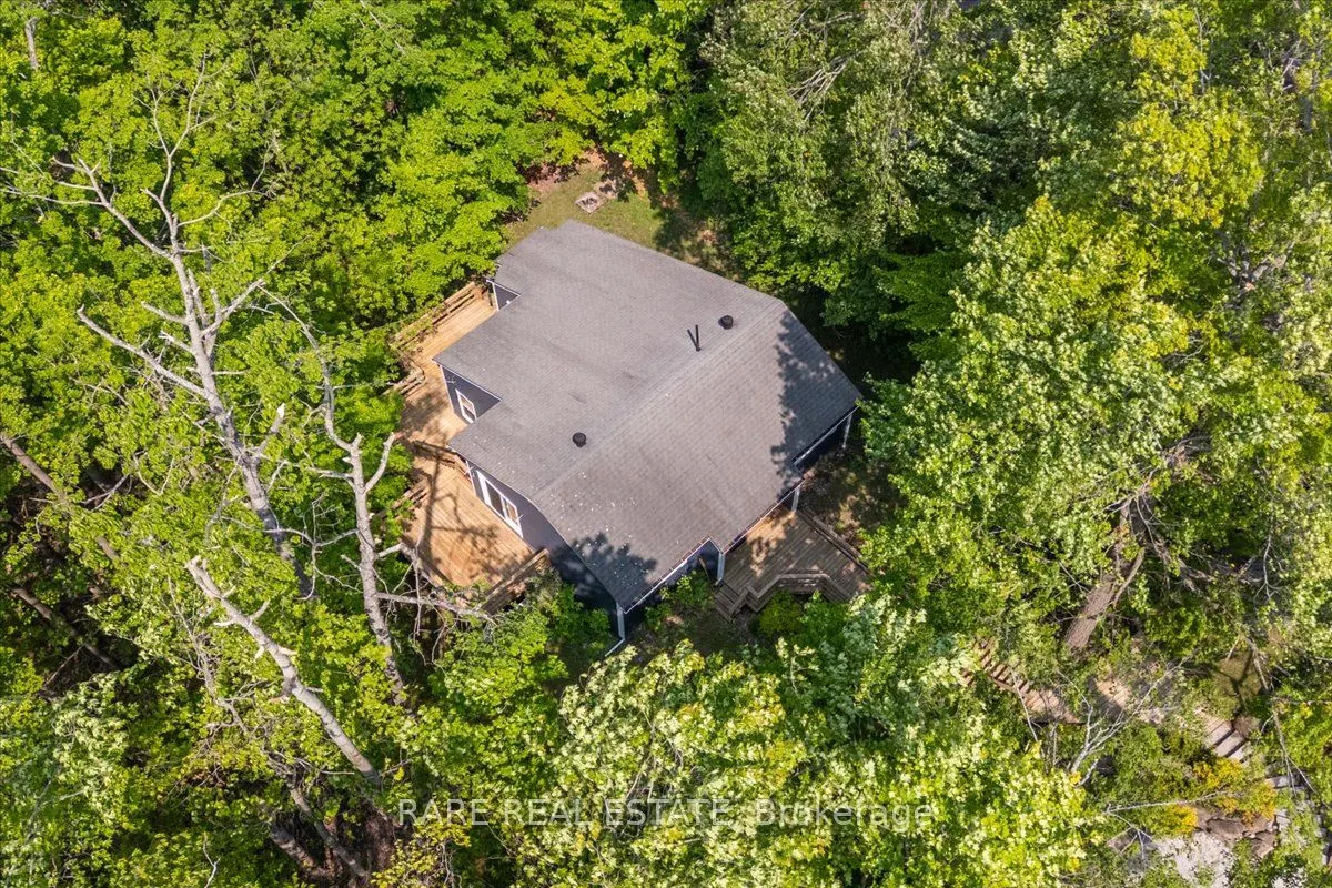 32 Oneida Avenue